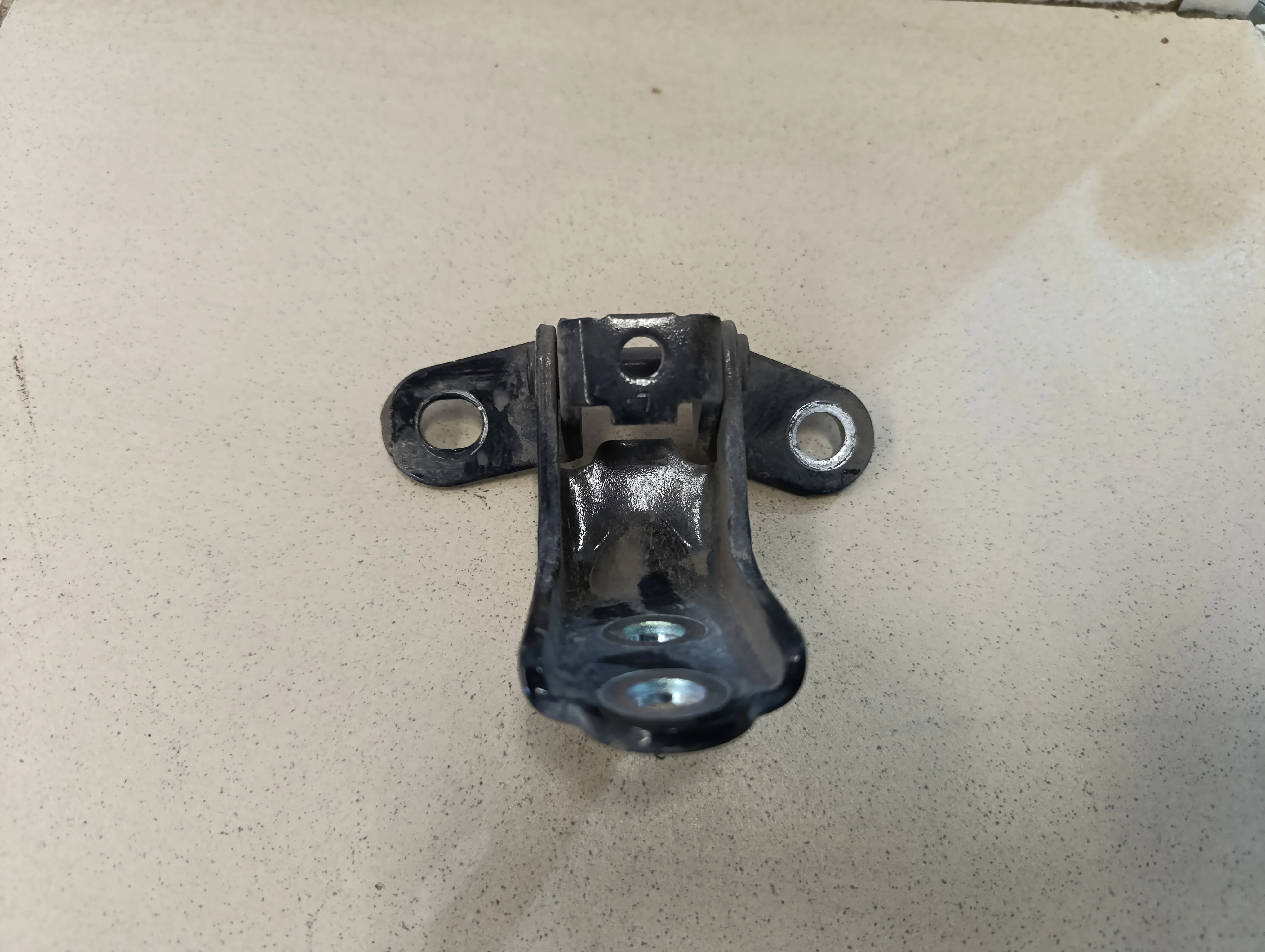 Петля двери Ceed 2012>