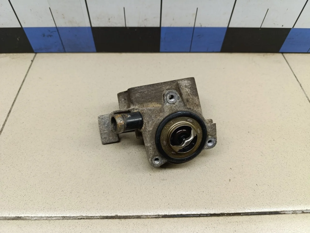 Корпус термостата Clio/Symbol 1998-2008