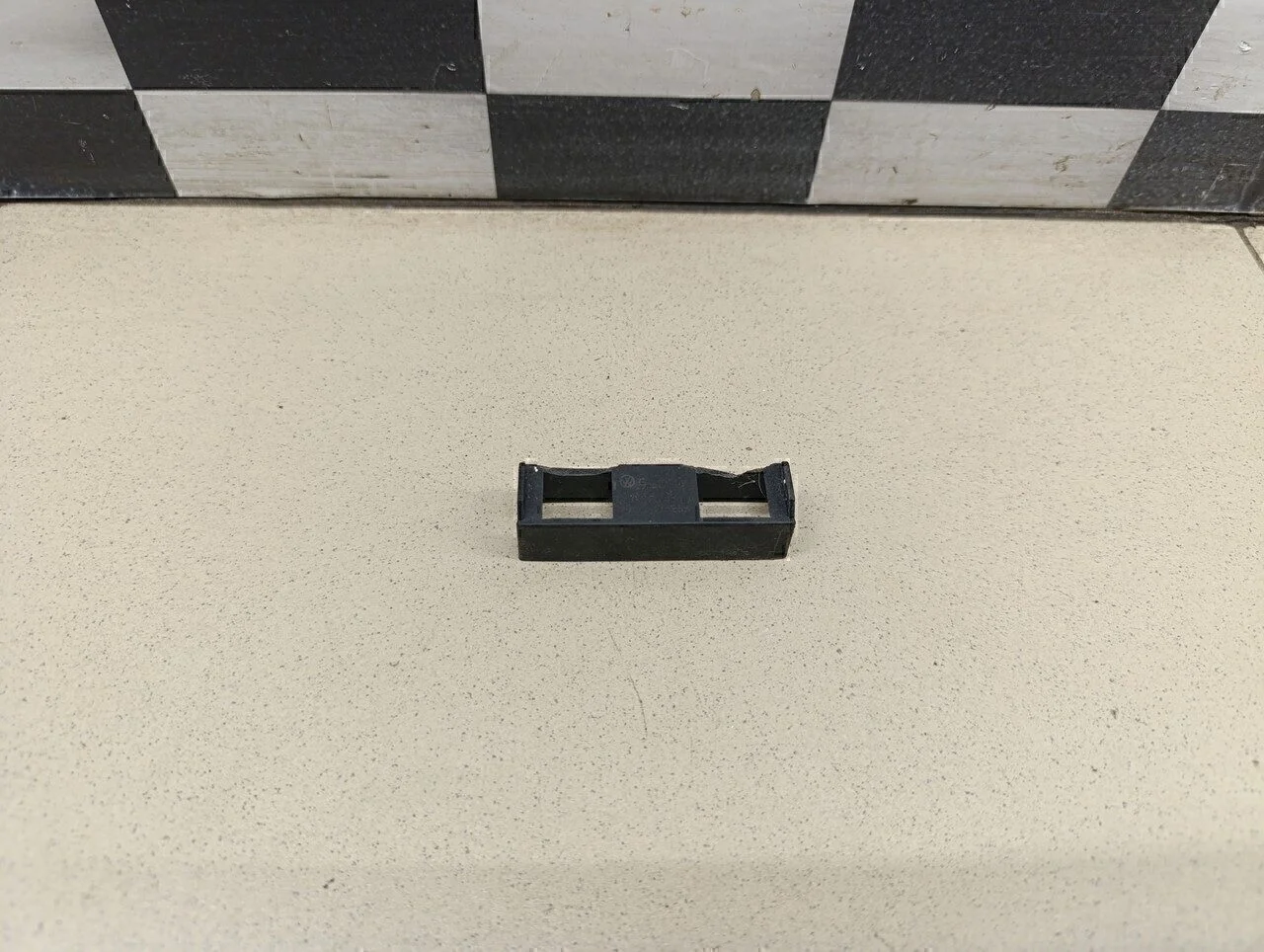 Кронштейн (сопут. товар) Polo (Sed RUS) 2011>