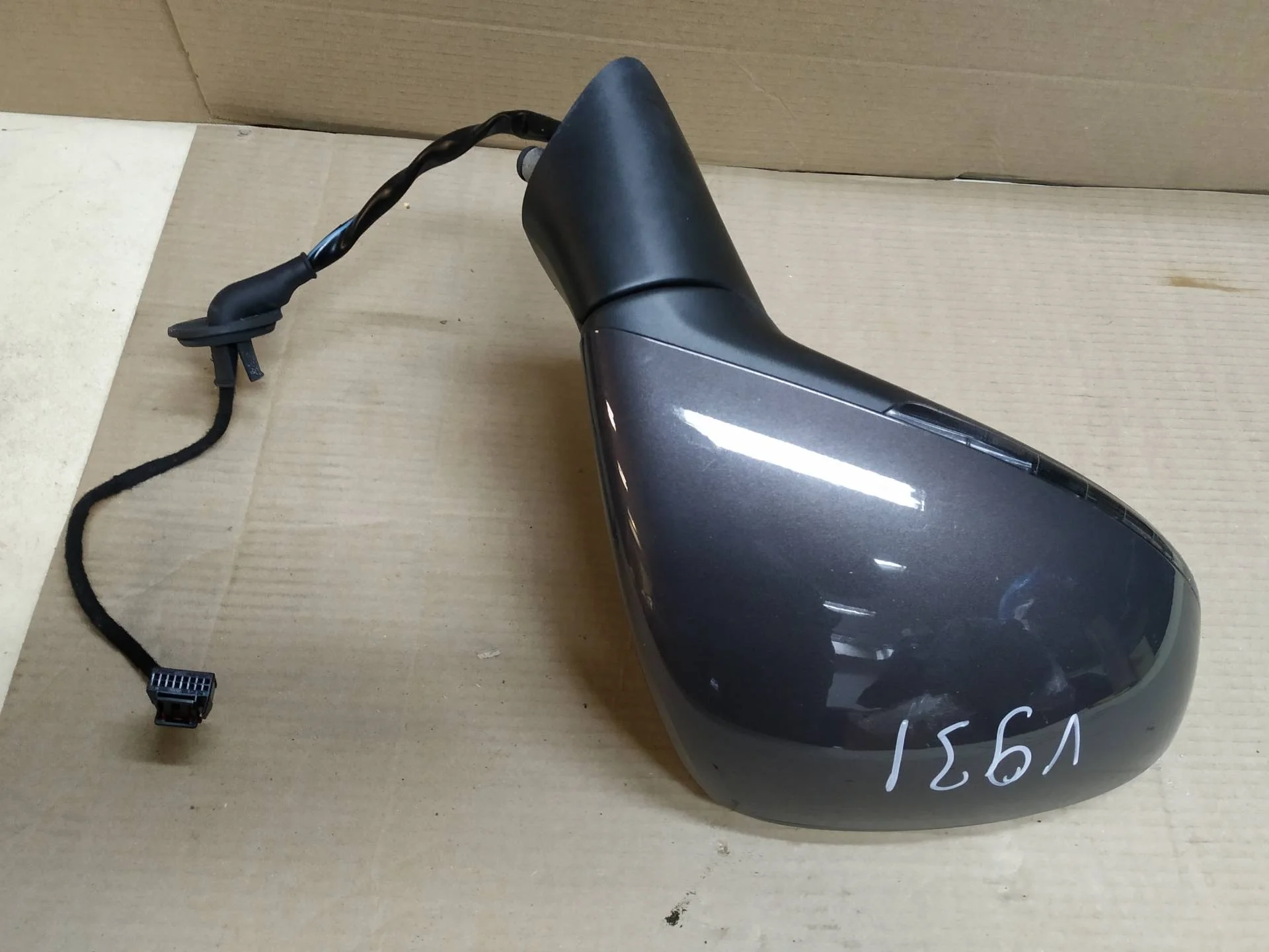 зеркало наружное правое Volkswagen Touareg 2  2013