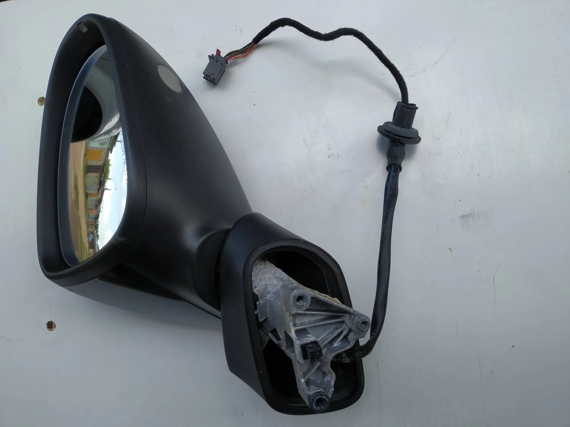 зеркало наружное правое Volkswagen Touareg 2  2013