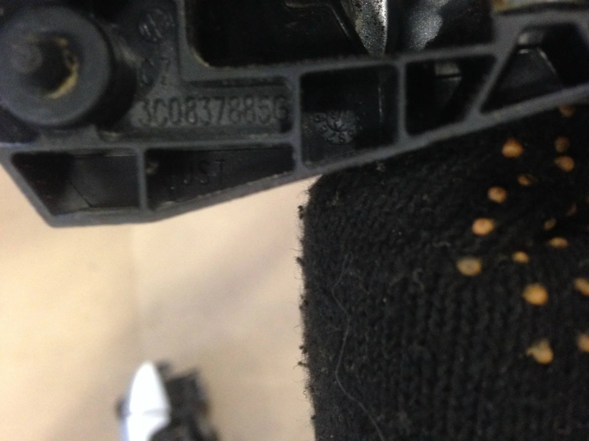 ручка наружная двери задней левой Volkswagen Passat B6  2008