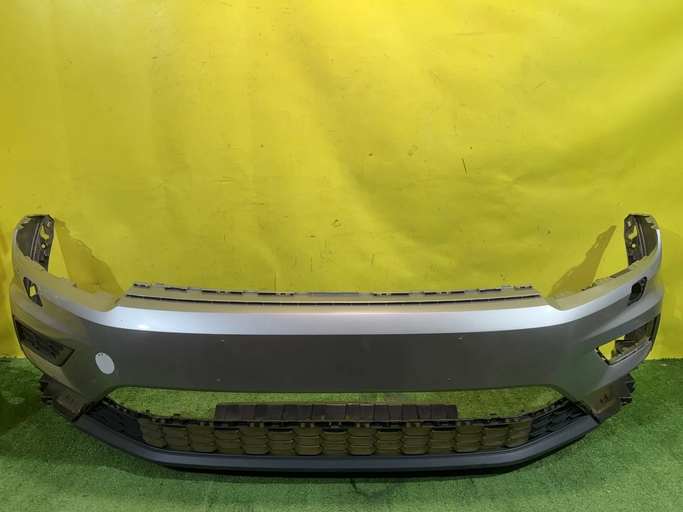 Бампер передний  Volkswagen  Tiguan Mk2 2016 5NR807221 43565