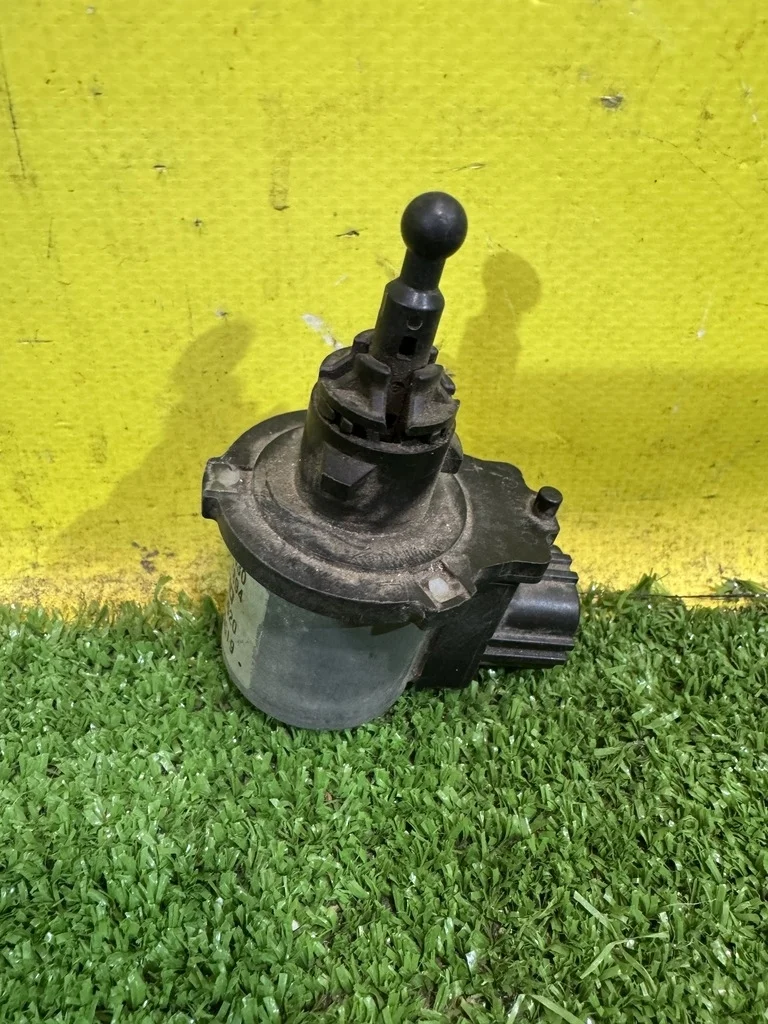 Моторчик корректора фары  Lexus RX 2003 8566148030 43608