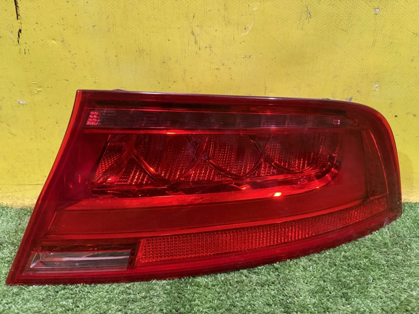 Фонарь задний наружный правый  Audi A7 (4G) 2010 4G8945096 43611