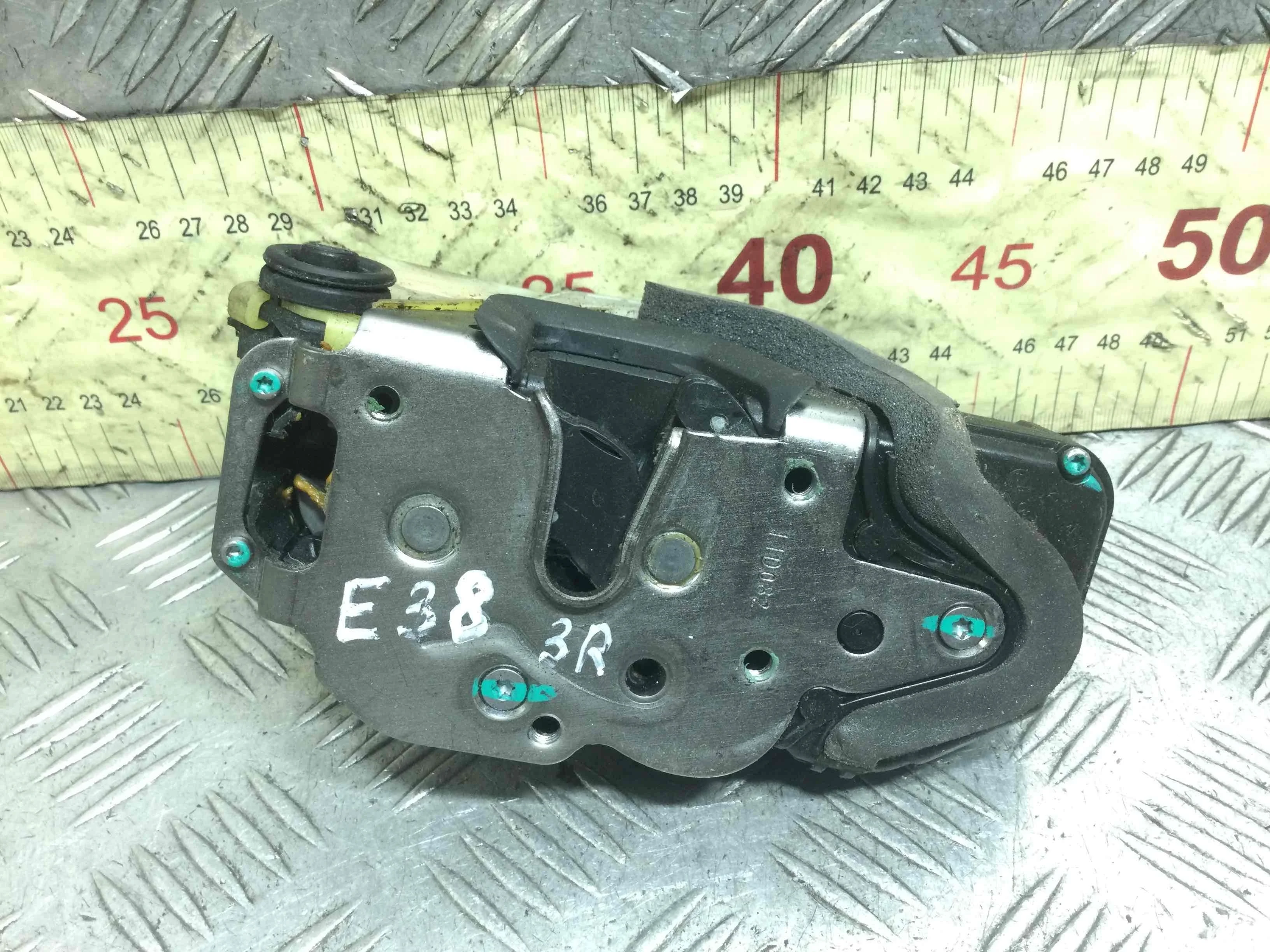 Замок двери задней правой Chevrolet Orlando Orlando 2009 - 2015 дизель 2.0 CRD Автомат Кроссовер