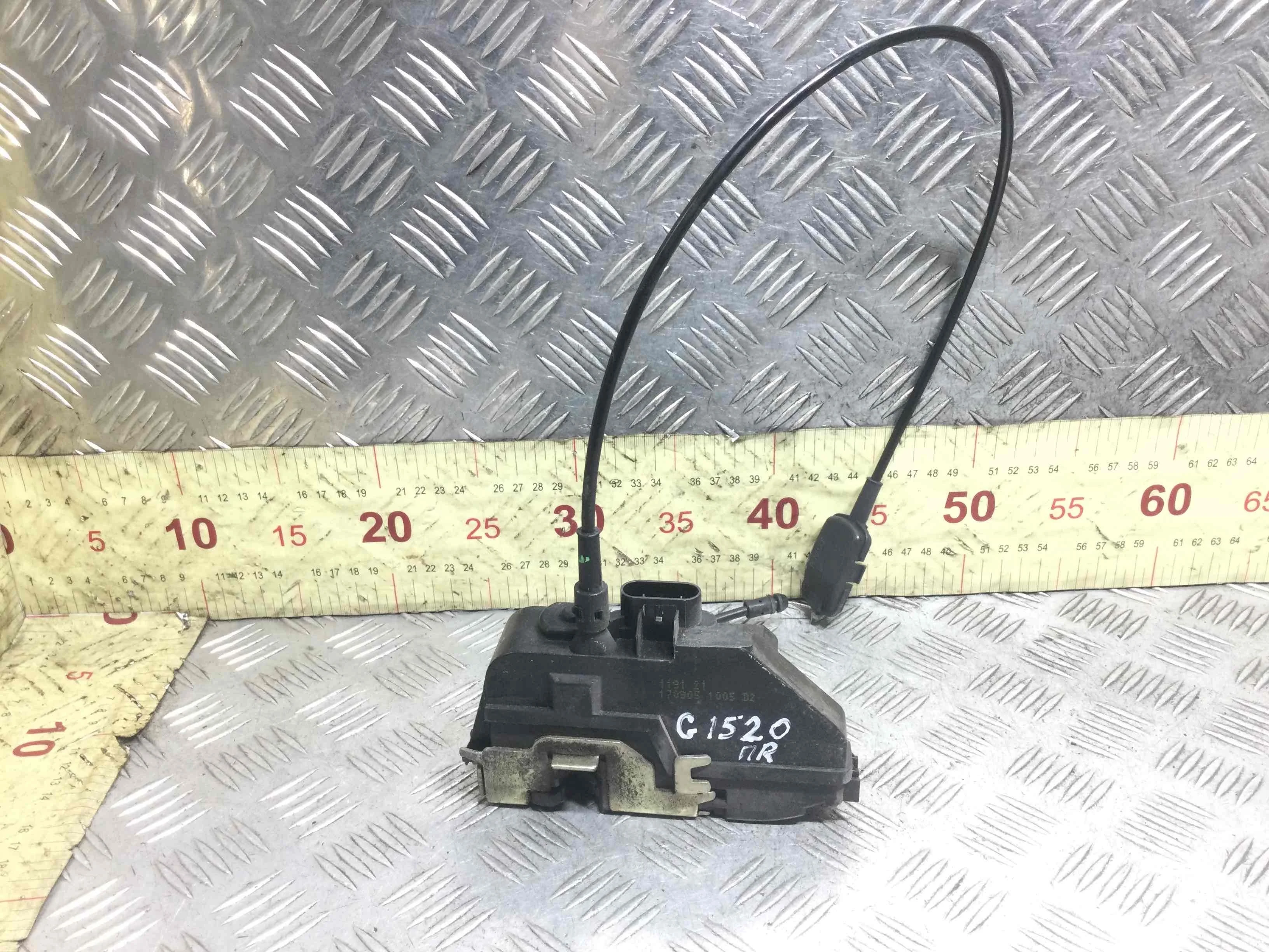 Замок двери передней правой Renault Scenic 2 поколение (2003-2006) бензин 2.0 i Механика Минивэн