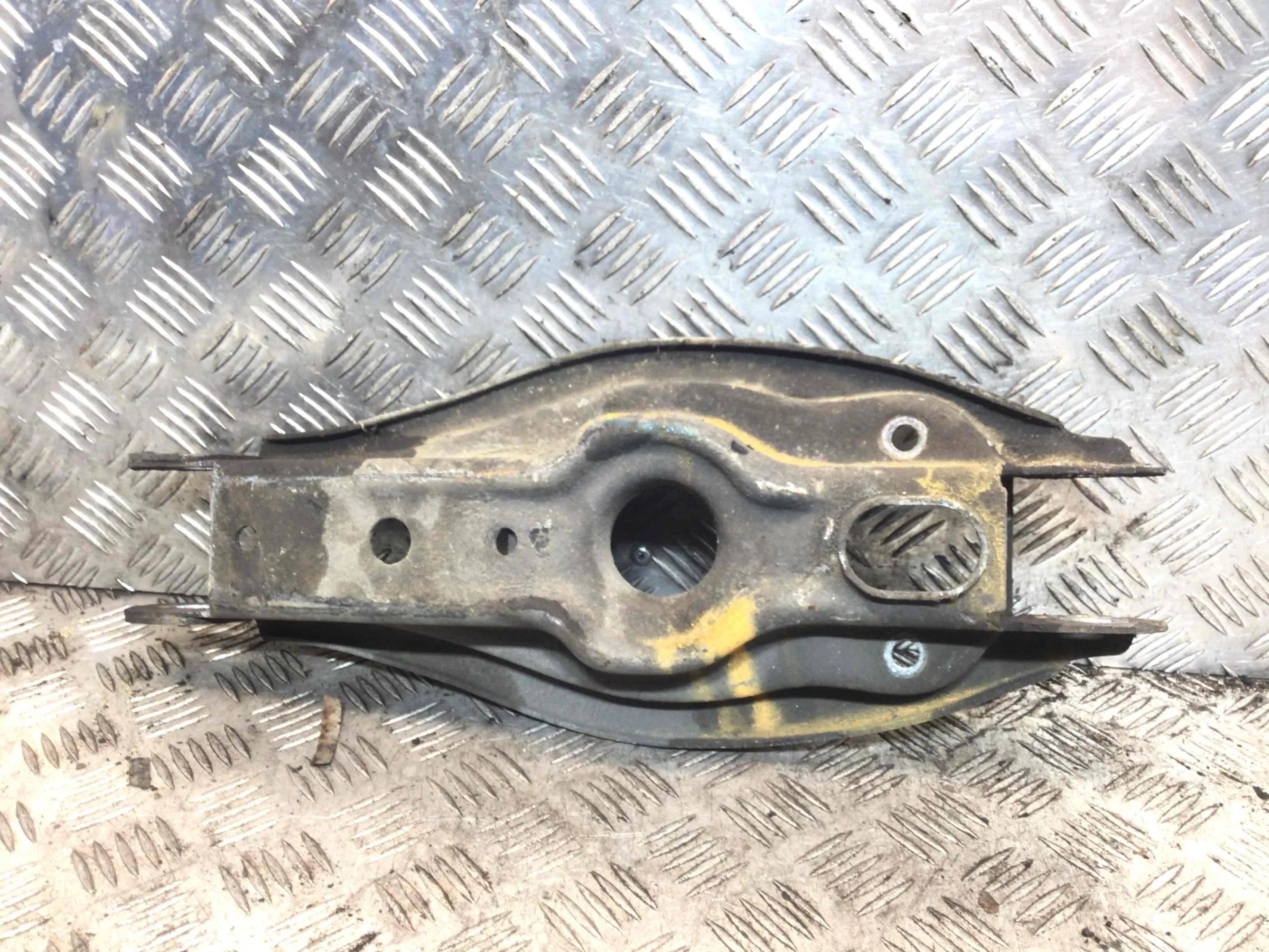 Рычаг задний правый BMW 3-Series 3-Series E90/E91/E92/E93 2005 - 2010 бензин 2.0 i Механика Универсал