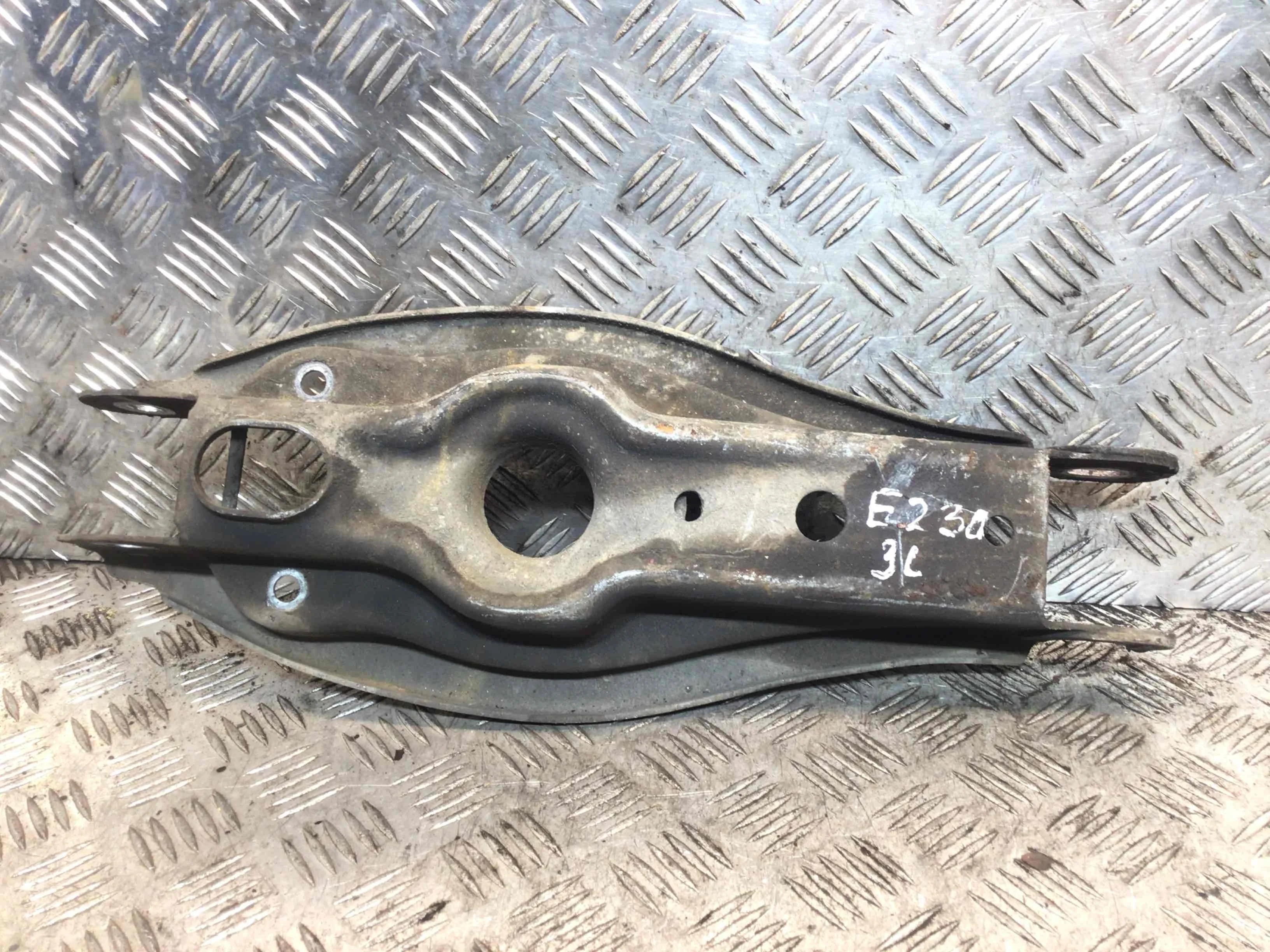 Рычаг задний левый BMW 3-Series 3-Series E90/E91/E92/E93 2005 - 2010 бензин 2.0 i Механика Универсал