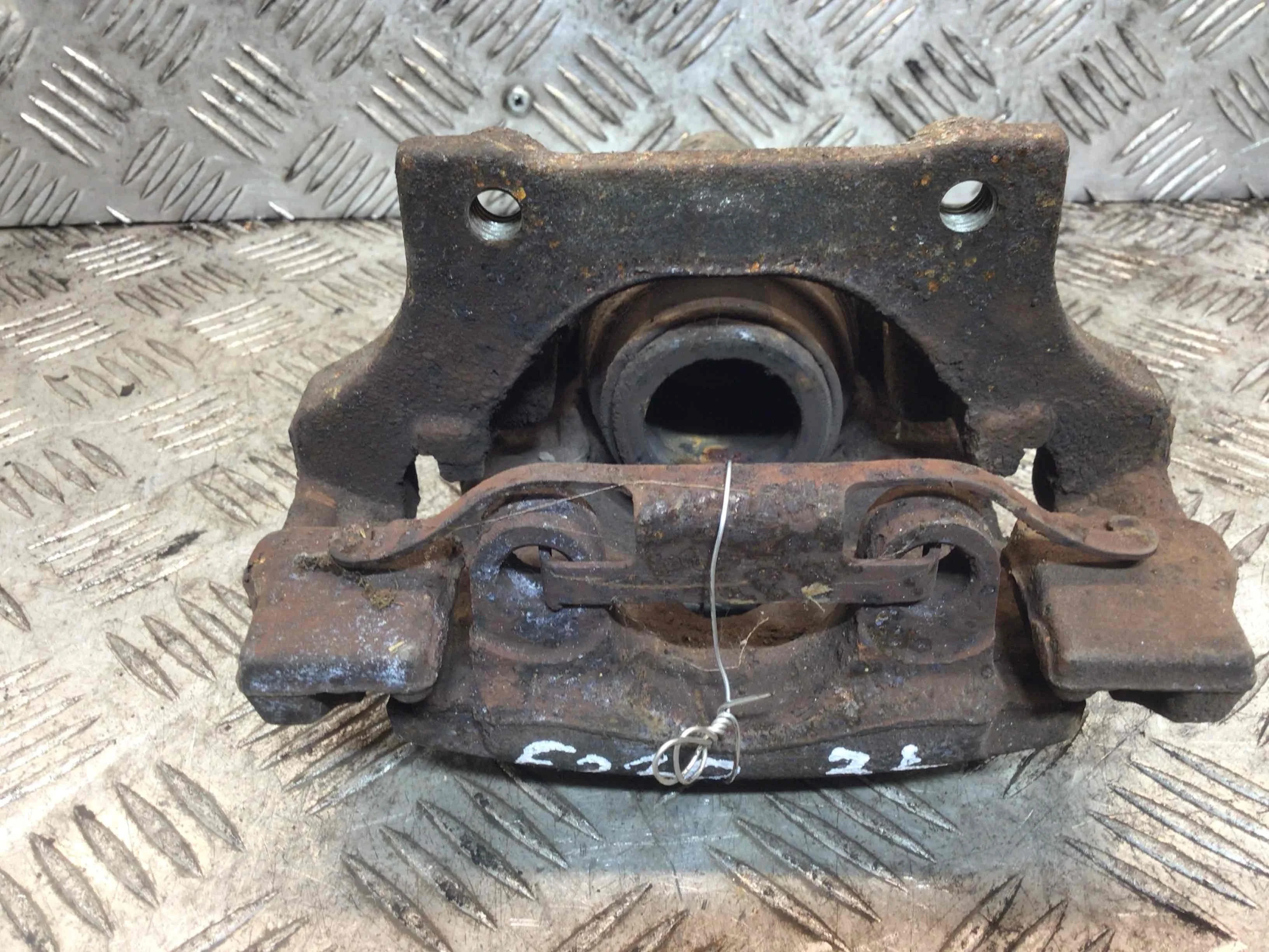 Суппорт задний левый BMW 3-Series 3-Series E90/E91/E92/E93 2005 - 2010 бензин 2.0 i Механика Универсал