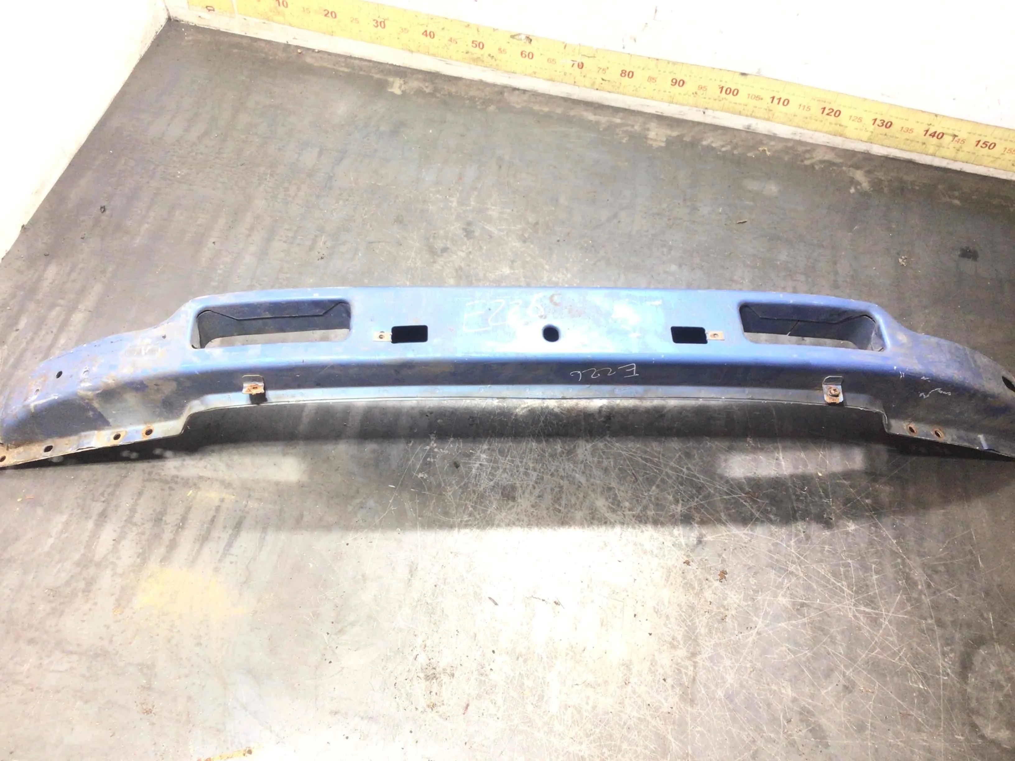 Усилитель бампера переднего Mercedes Vito W638 (1996-2003) бензин 2.3 i Автомат Микроавтобус