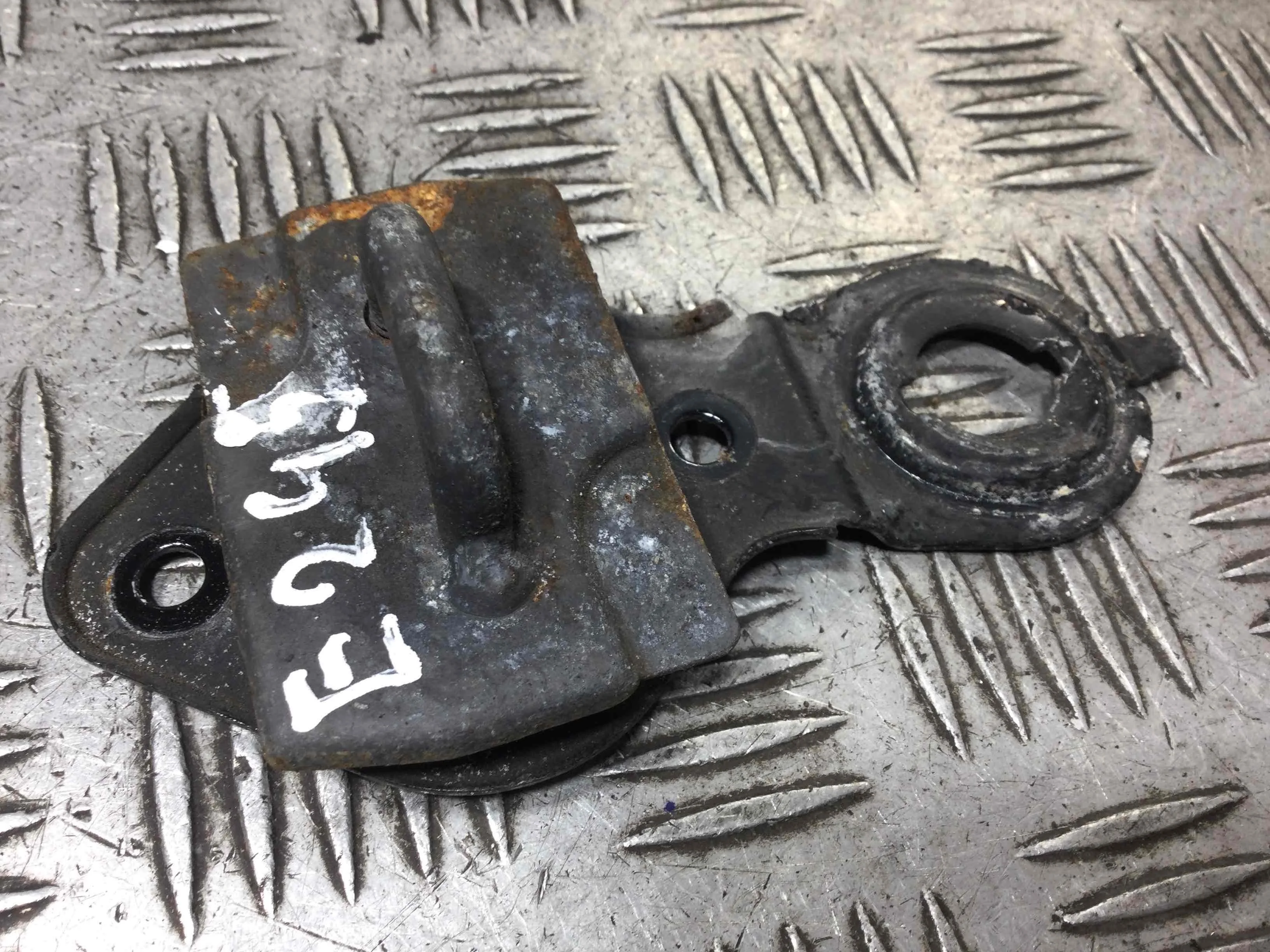 Замок капота Mercedes E-klasse E-klasse (W211) 2002 - 2009 дизель 3.0 CDI Автомат Седан