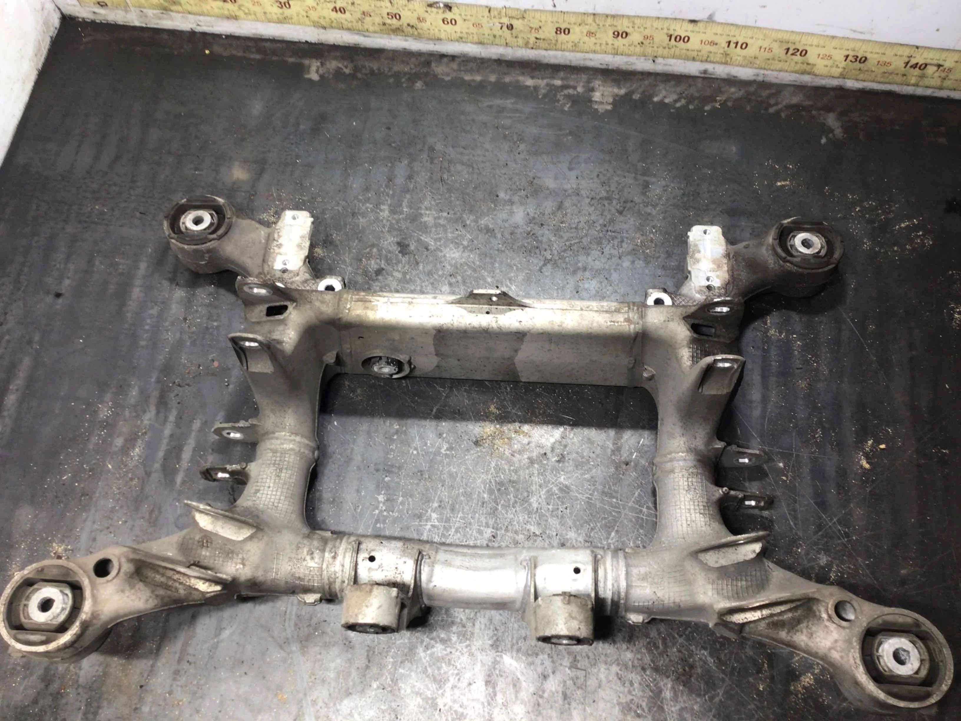 Балка подвески задняя BMW 5-Series F10/F11/GT F07 (2009-2013) бензин 2.0 i Автомат Универсал