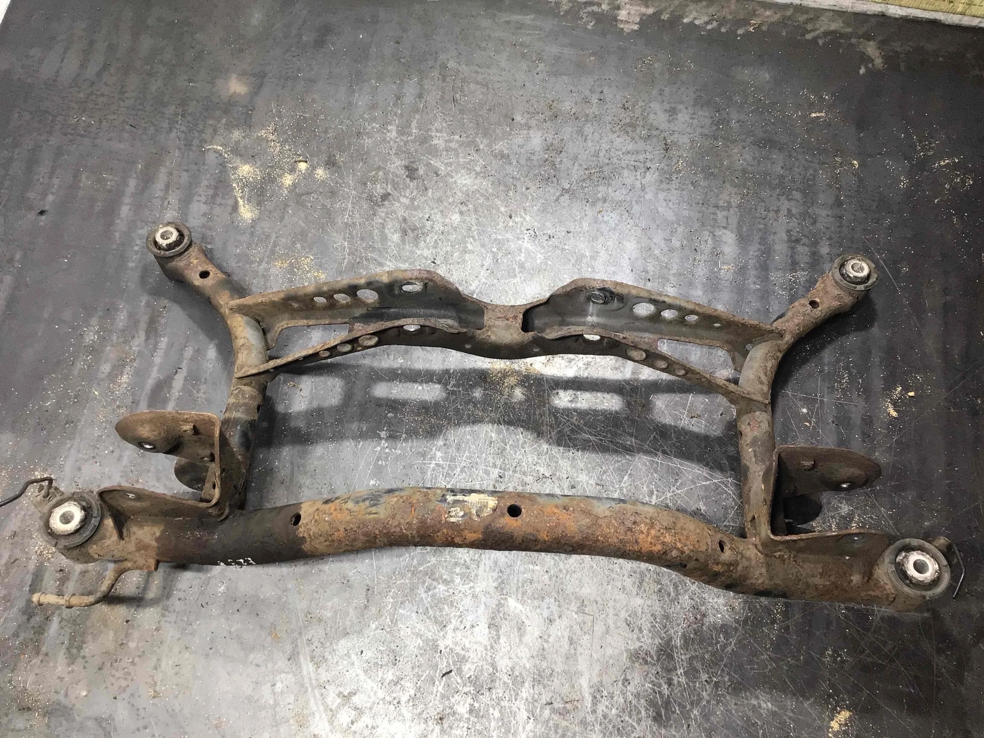 Балка подвески задняя Volkswagen Passat B6 (2005-2010) дизель 1.9 TDI Механика Седан