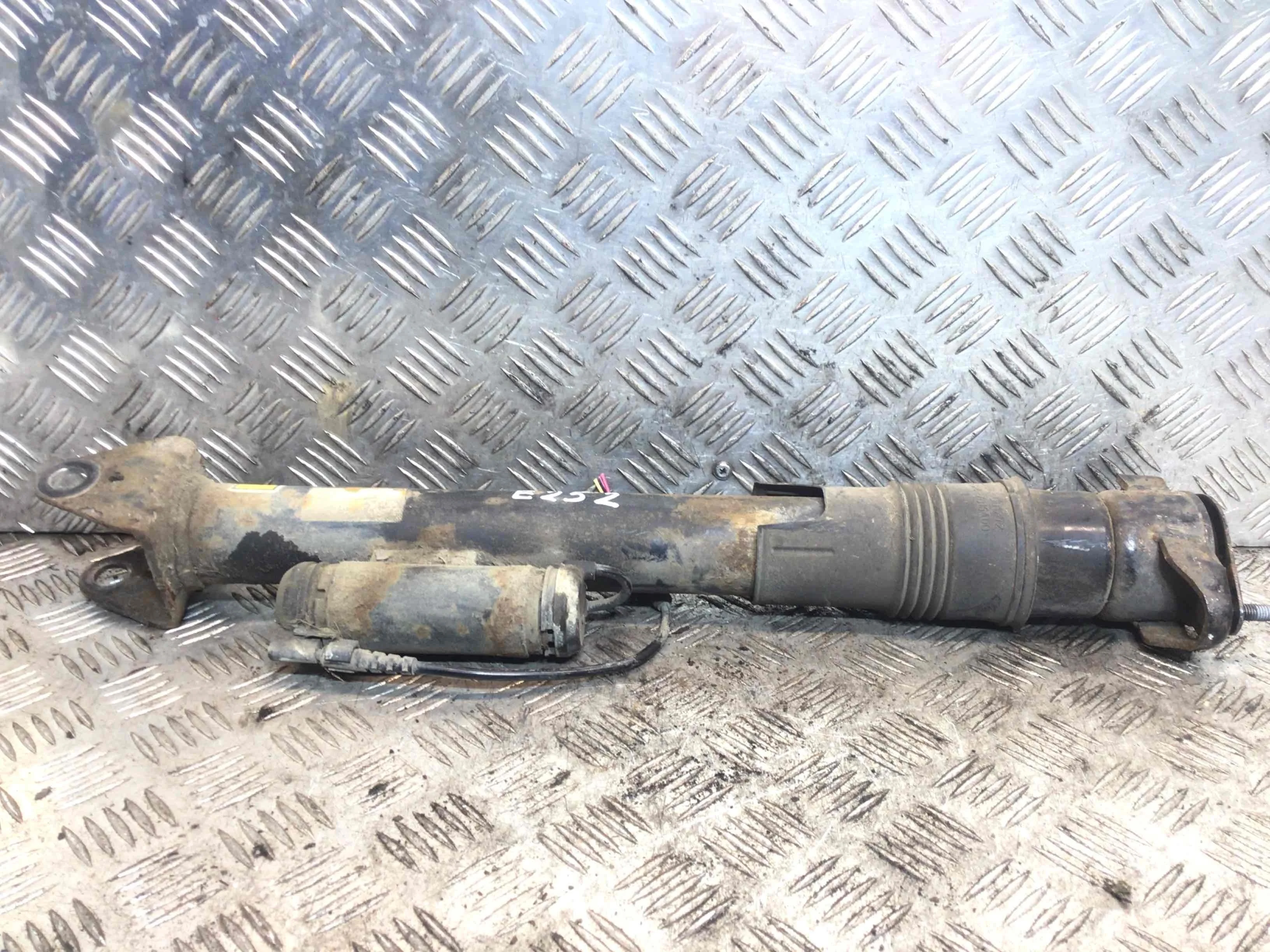 Амортизатор задний Mercedes GL X164 (2006-2009) дизель 4.0 CDI Автомат Внедорожник