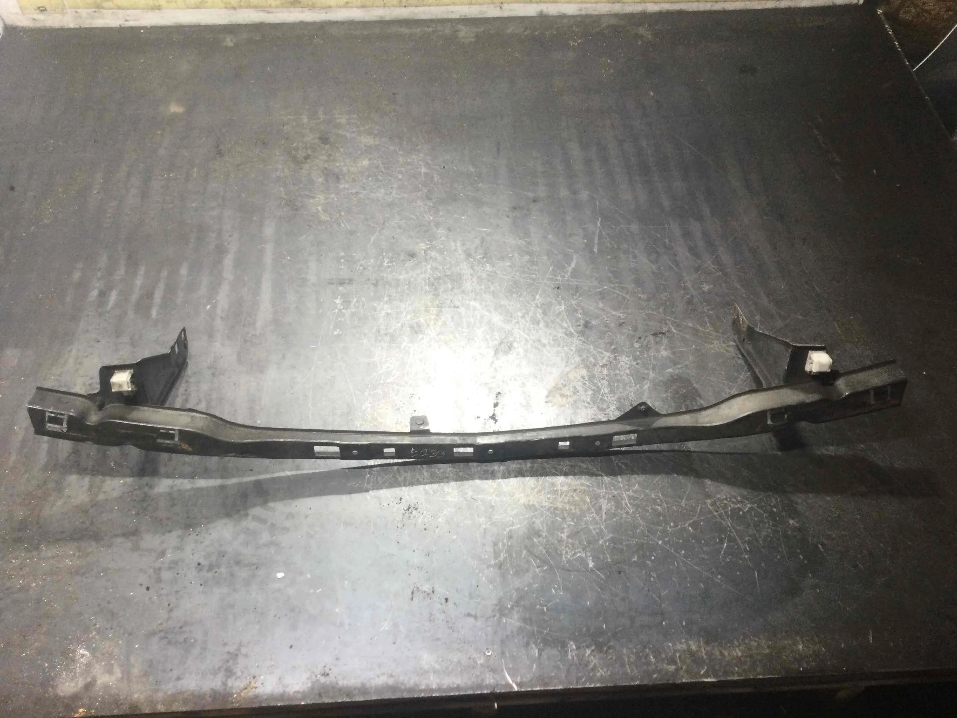 Передняя панель крепления облицовки (телевизор) Nissan X-Trail T30 [рестайлинг] (2004-2007) дизель 2.2 TD Механика Внедорожник