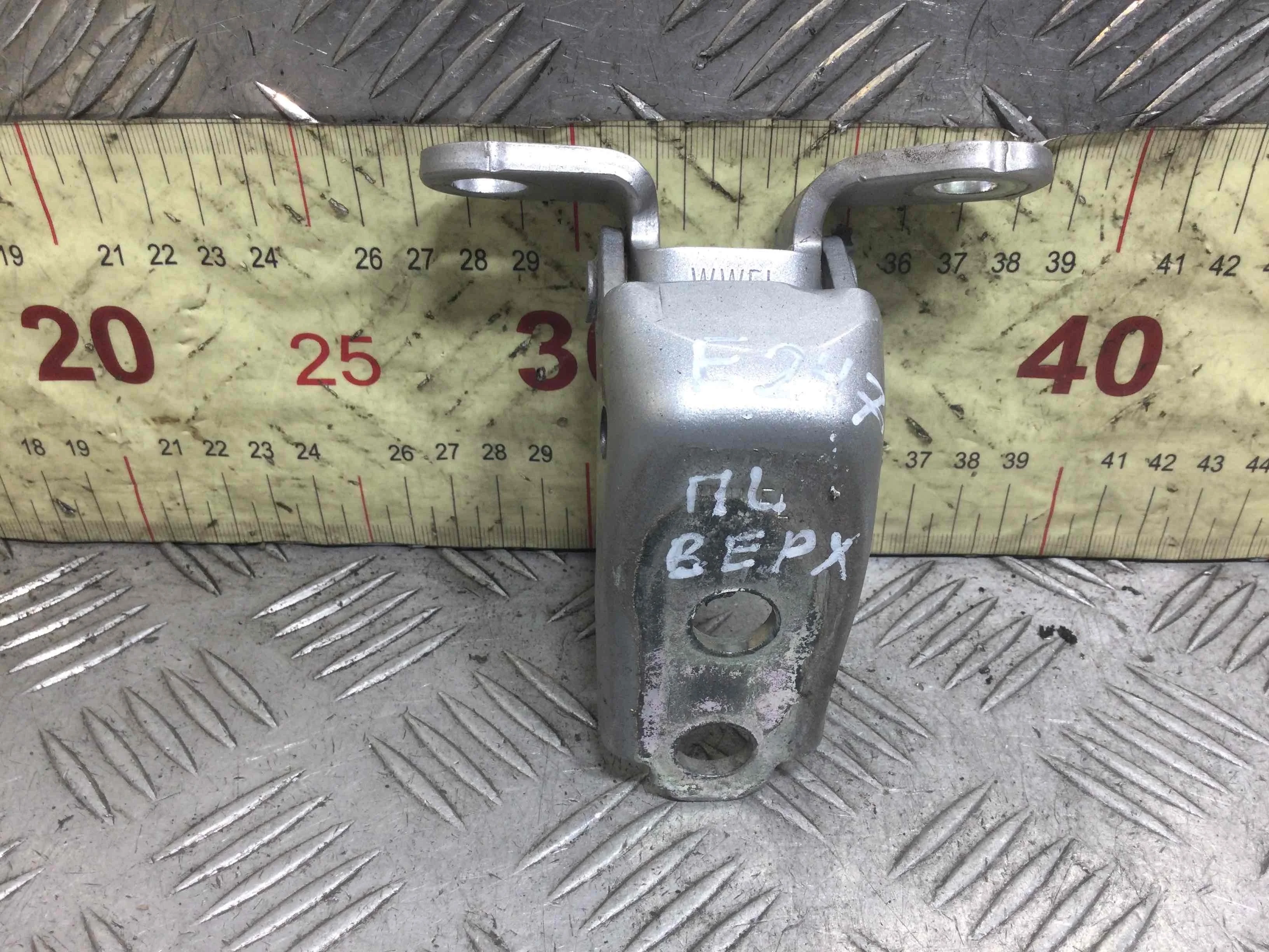 Петля двери передней левой Honda CR-V 3 поколение [рестайлинг] (2009-2012) бензин 2.0 i Автомат Кроссовер