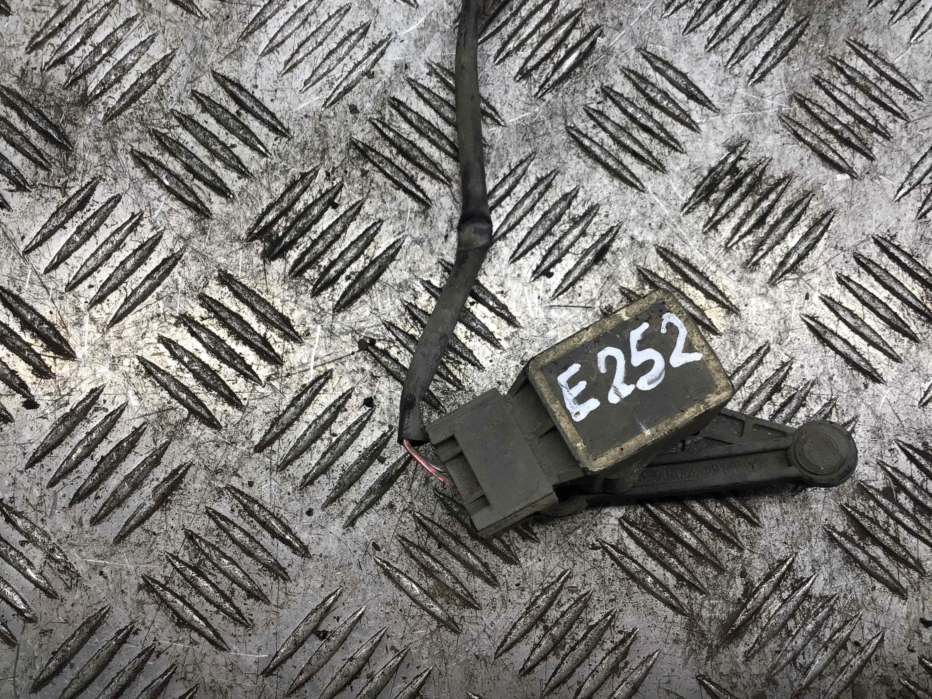 Датчик положения кузова Mercedes GL X164 (2006-2009) дизель 4.0 CDI Автомат Внедорожник