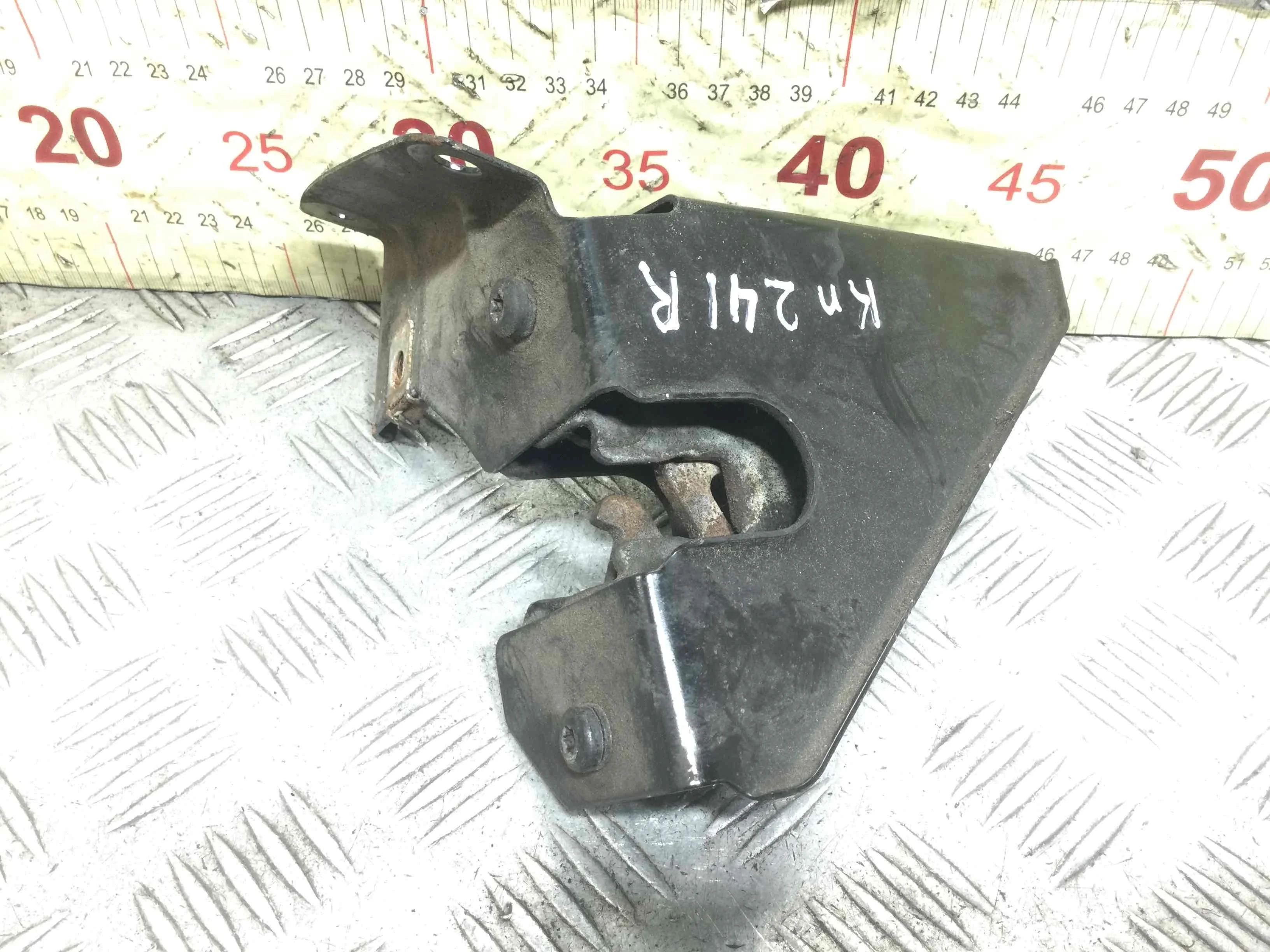 Замок капота BMW 3-Series 3-Series E90/E91/E92/E93 2005 - 2010 бензин 2.0 i  Седан