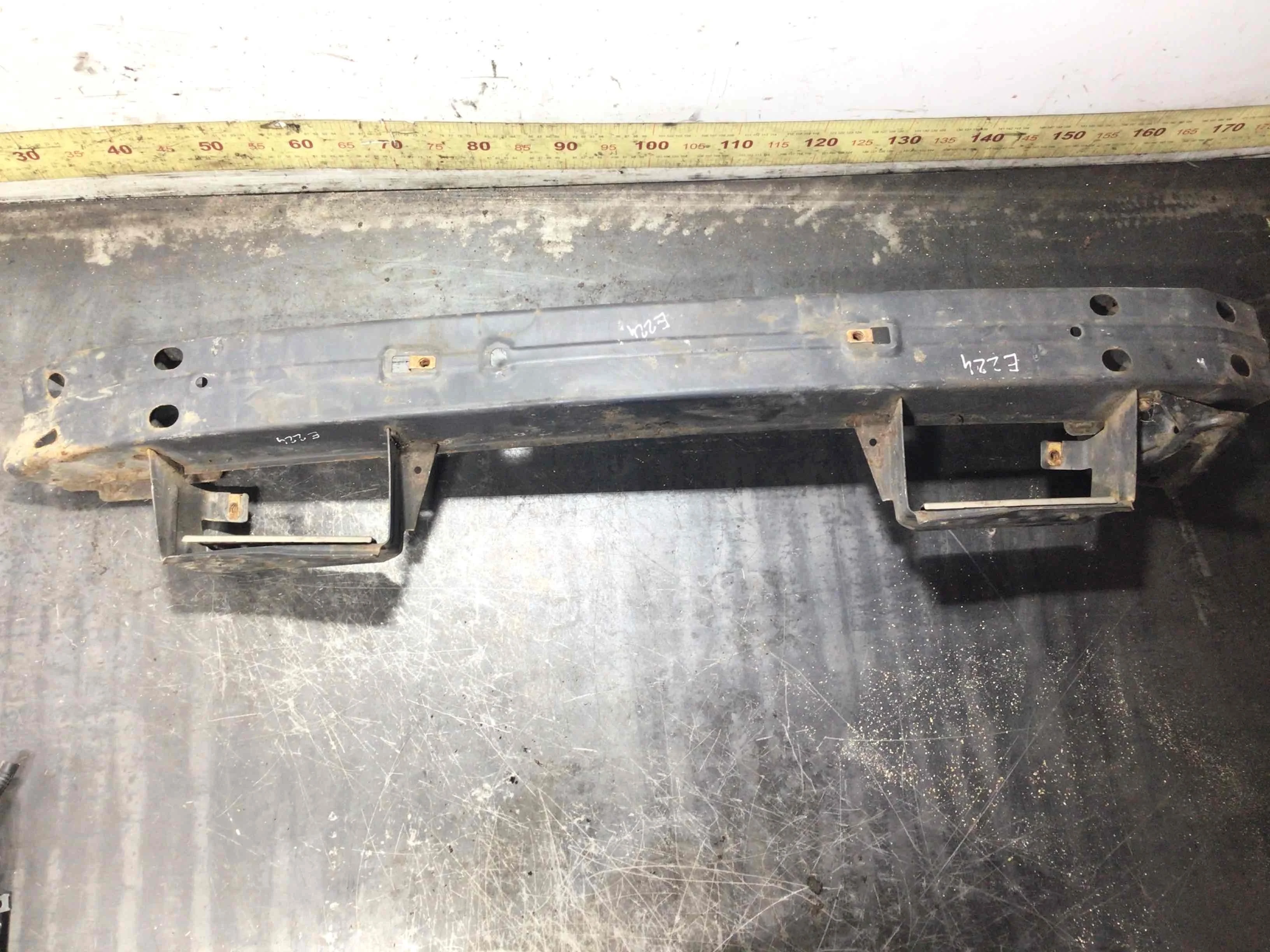 Усилитель бампера переднего Ford Transit 3 поколение [рестайлинг] (2006-2013) дизель 2.2 TDCi Механика Микроавтобус