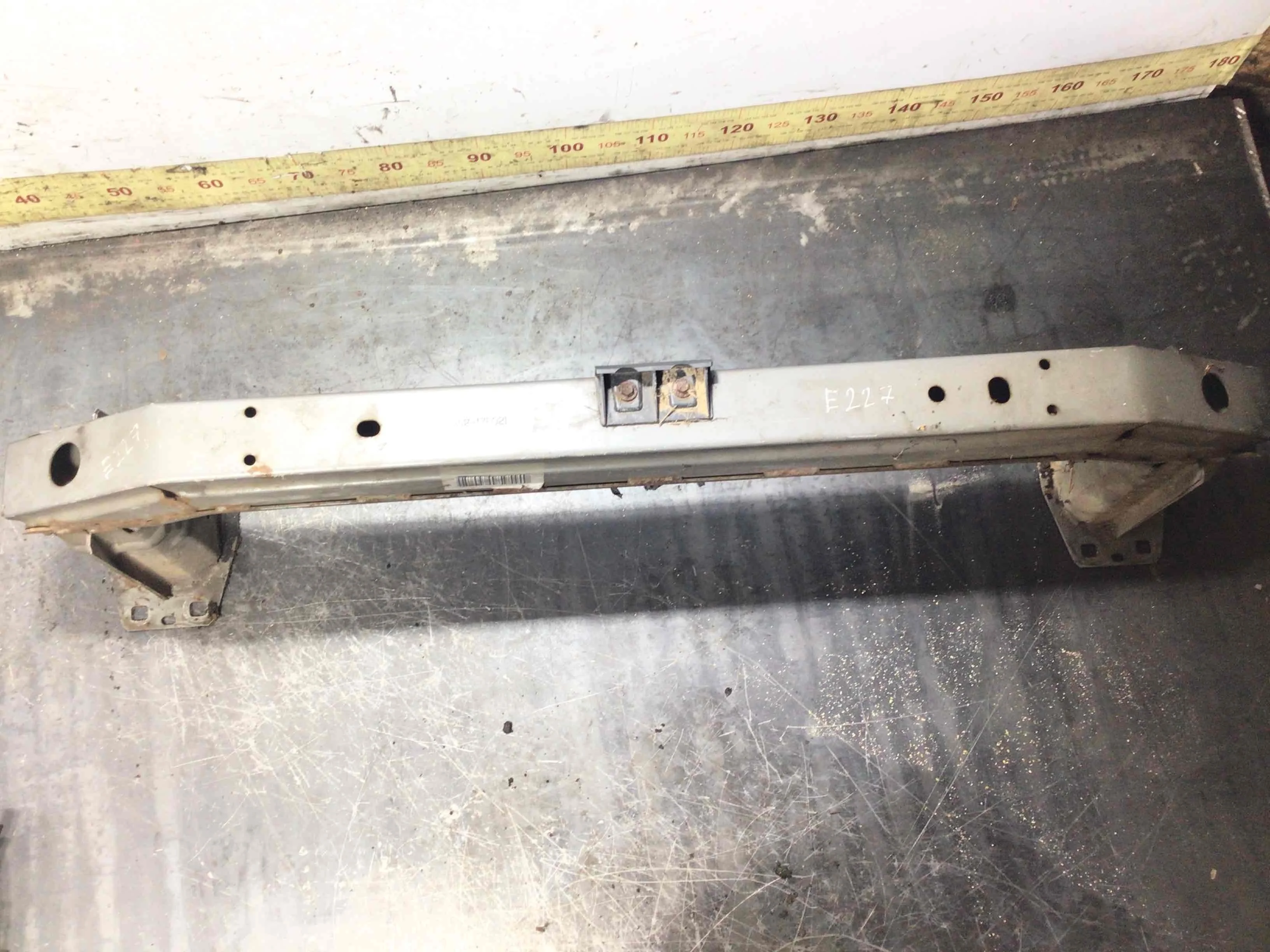 Усилитель бампера переднего Land Rover Freelander 2 поколение (2006-2010) дизель 2.2 TD Механика Внедорожник