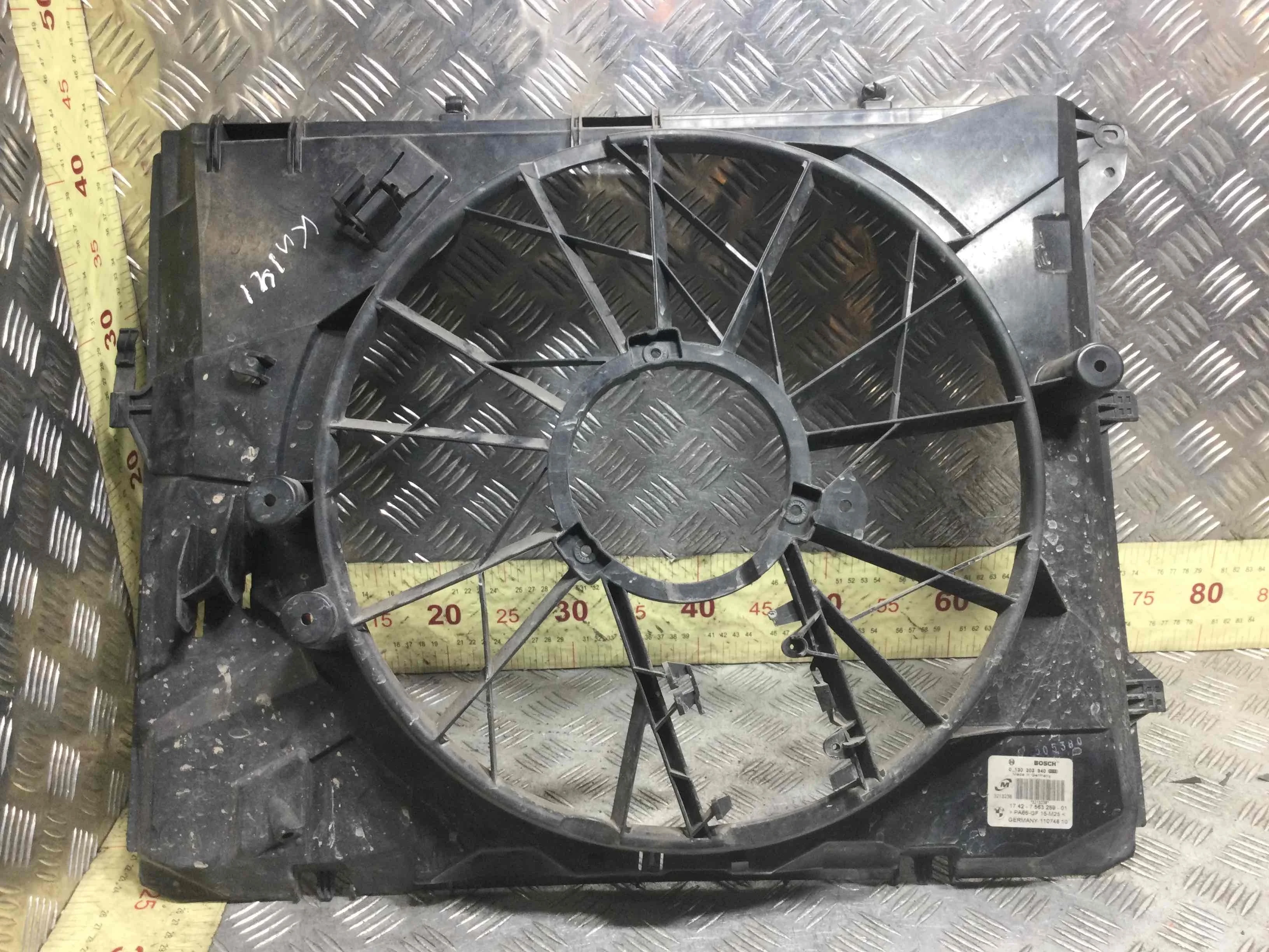 Диффузор вентилятора BMW 3-Series 3-Series E90/E91/E92/E93 2005 - 2010 бензин 2.0 i Автомат Седан