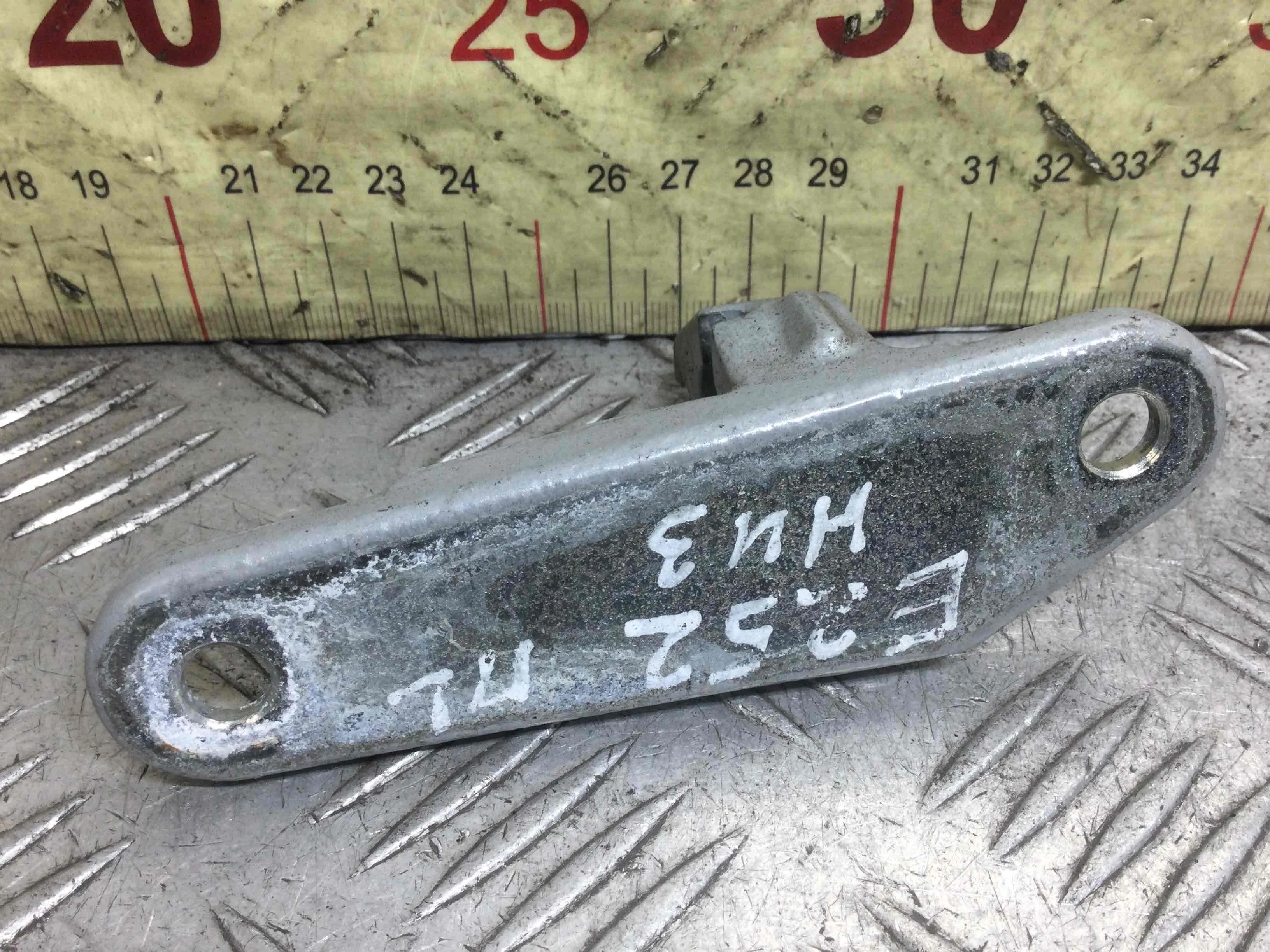 Петля двери передней левой Mercedes GL X164 (2006-2009) дизель 4.0 CDI Автомат Внедорожник