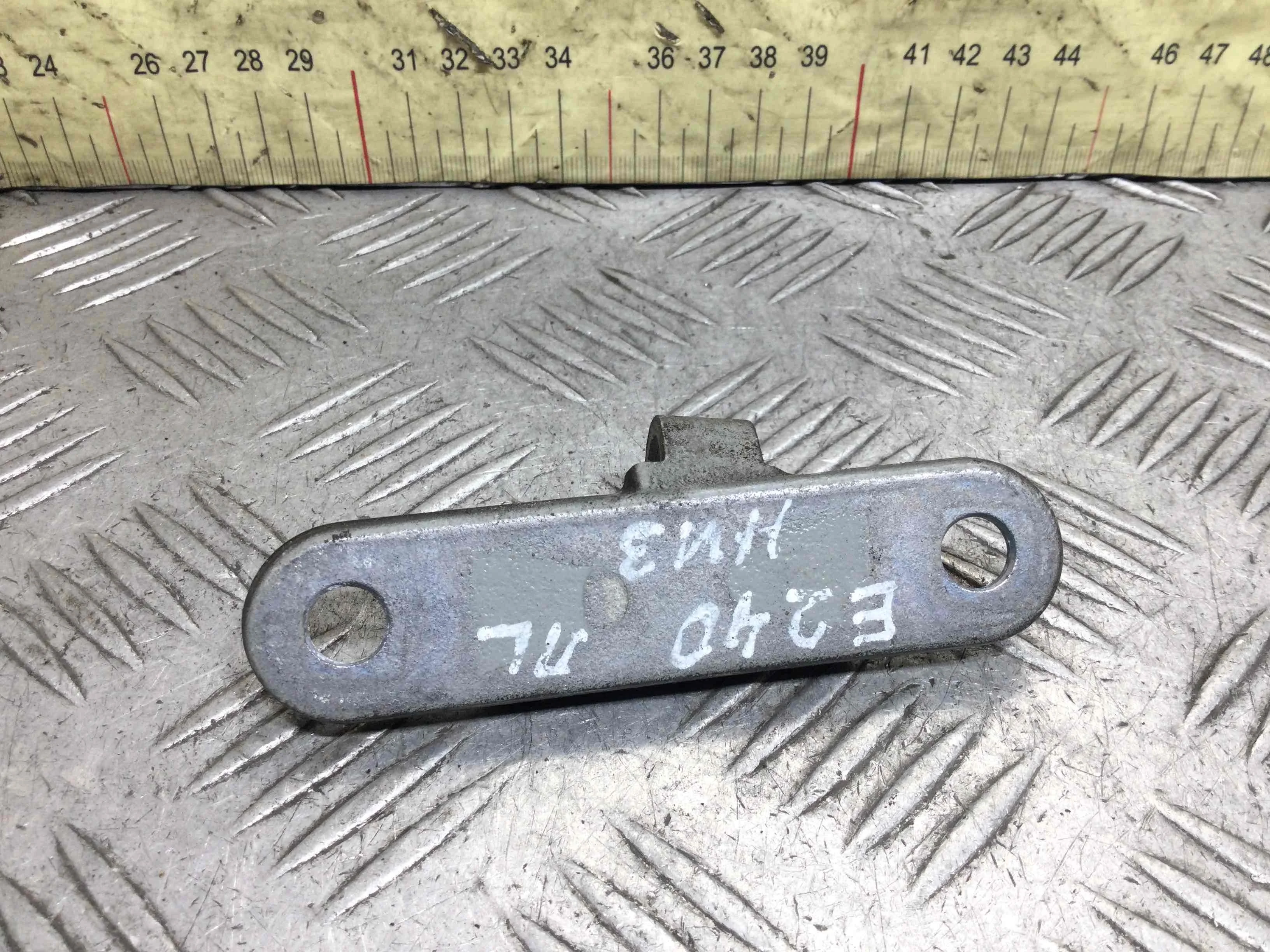Петля двери передней левой BMW 5-Series F10/F11/GT F07 (2009-2013) дизель 2.0 TD Механика Универсал