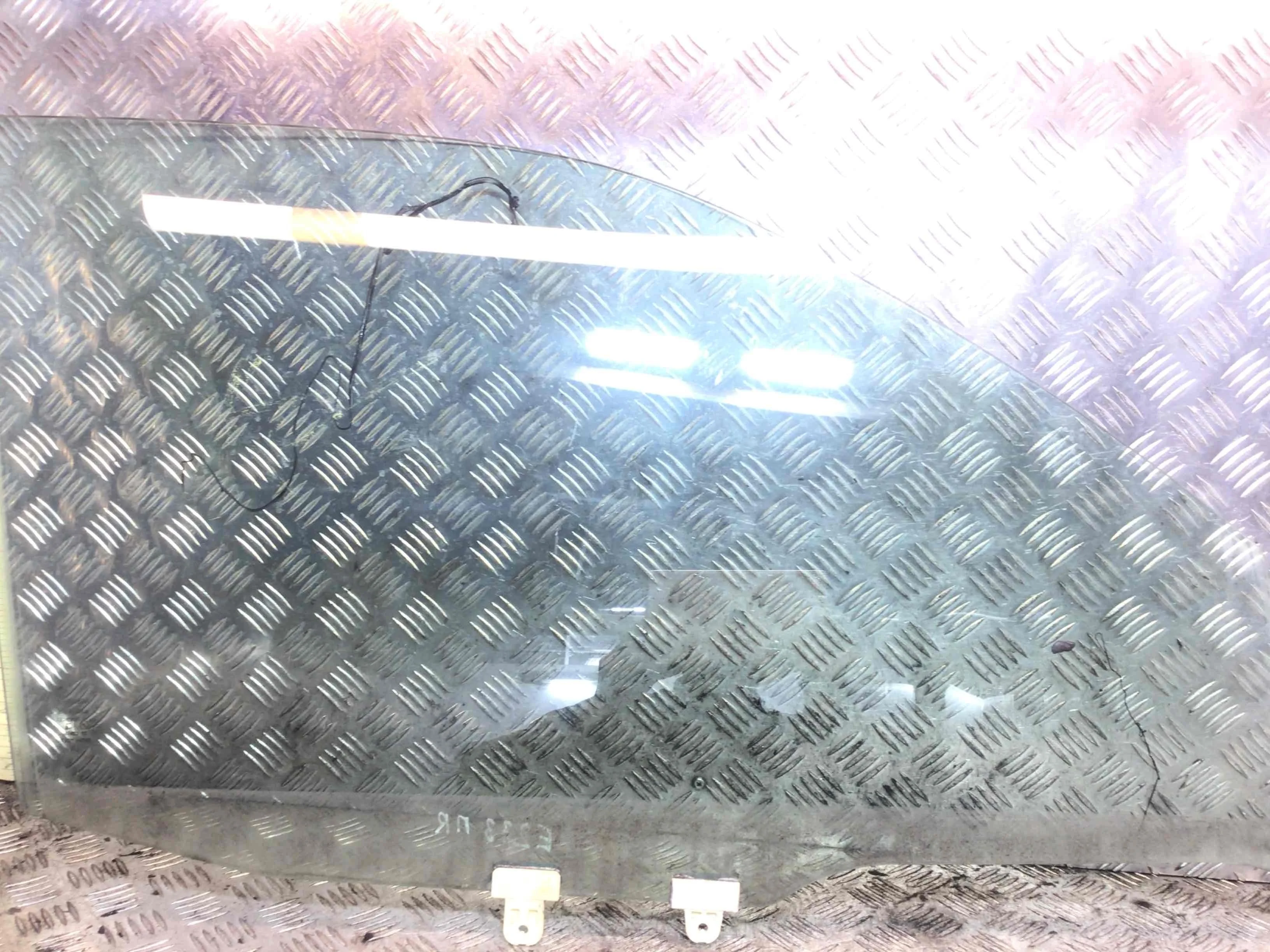 Стекло двери передней правой Nissan X-Trail T30 [рестайлинг] (2004-2007) дизель 2.2 TD Механика Внедорожник