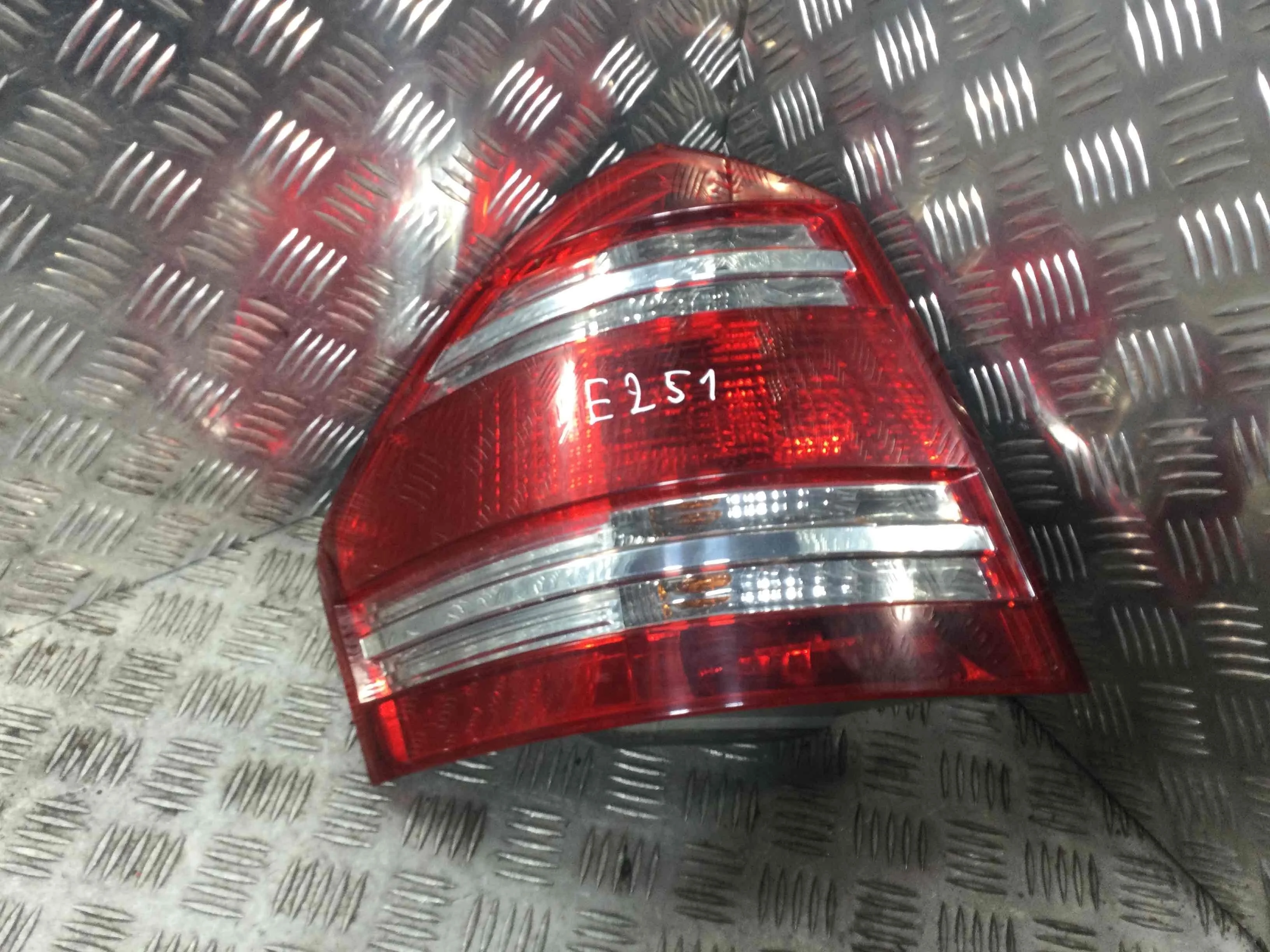 Фонарь задний левый Mercedes GL X164 (2006-2009) дизель 4.2 CDI Автомат Внедорожник