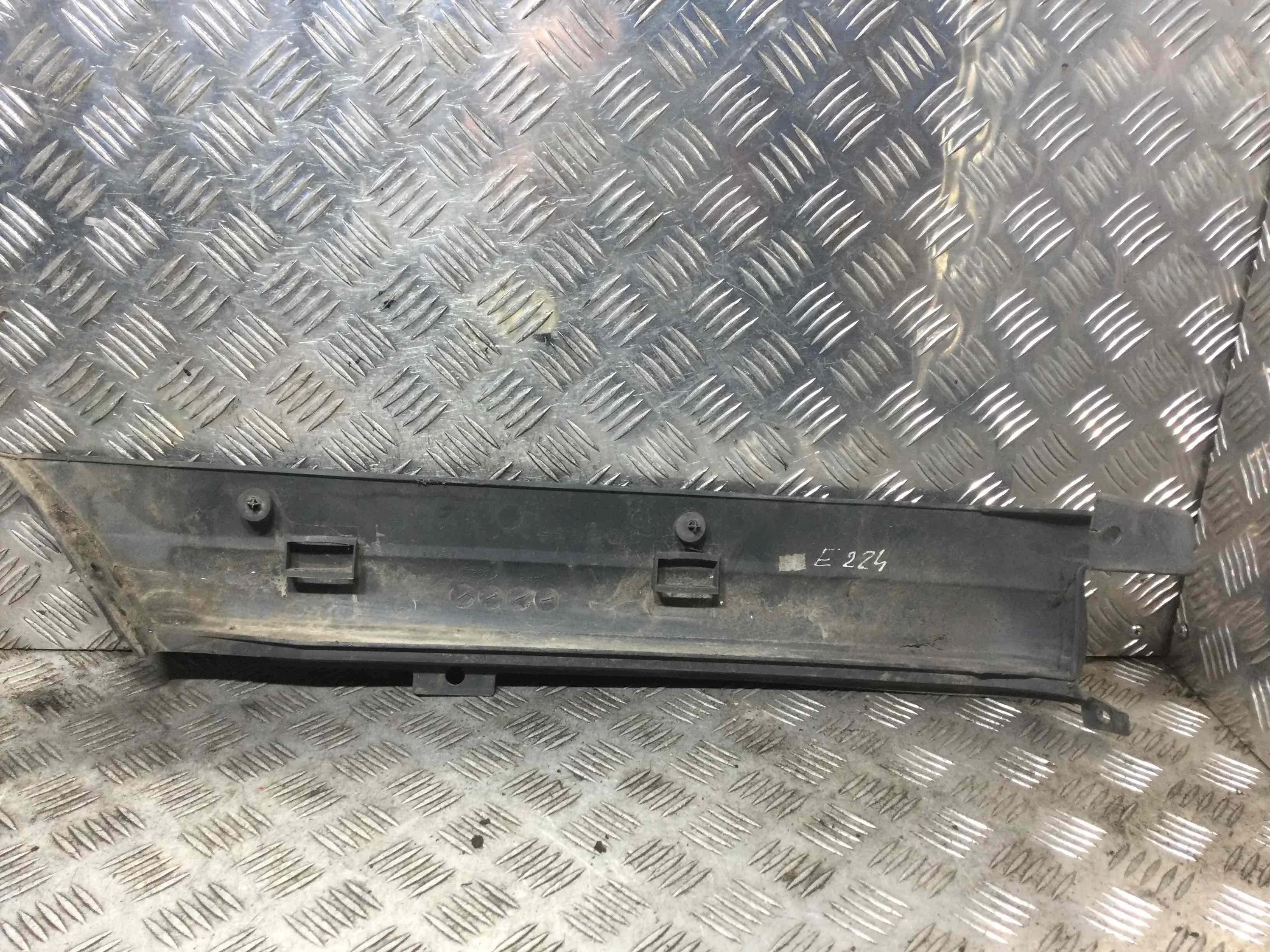 Молдинг (накладка кузовная) Ford Transit 3 поколение [рестайлинг] (2006-2013) дизель 2.2 TDCi Механика Микроавтобус