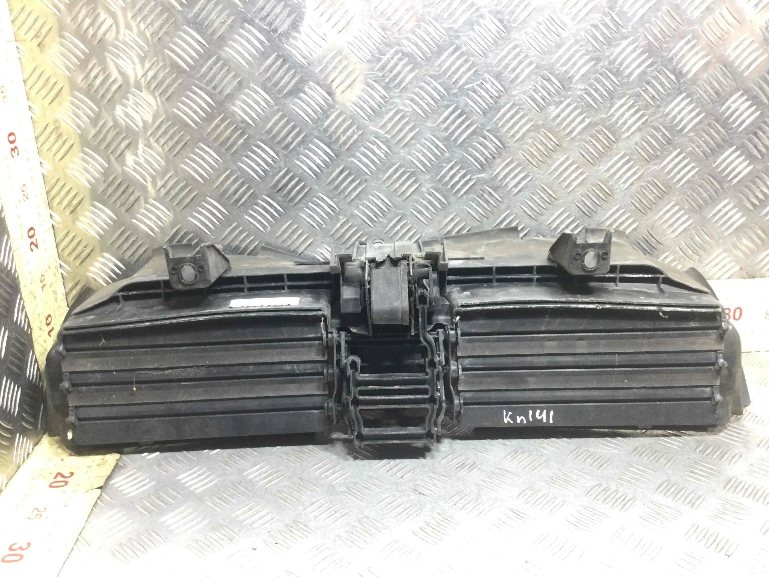 Жалюзи BMW 3-Series 3-Series E90/E91/E92/E93 2005 - 2010 бензин 2.0 i Автомат Седан