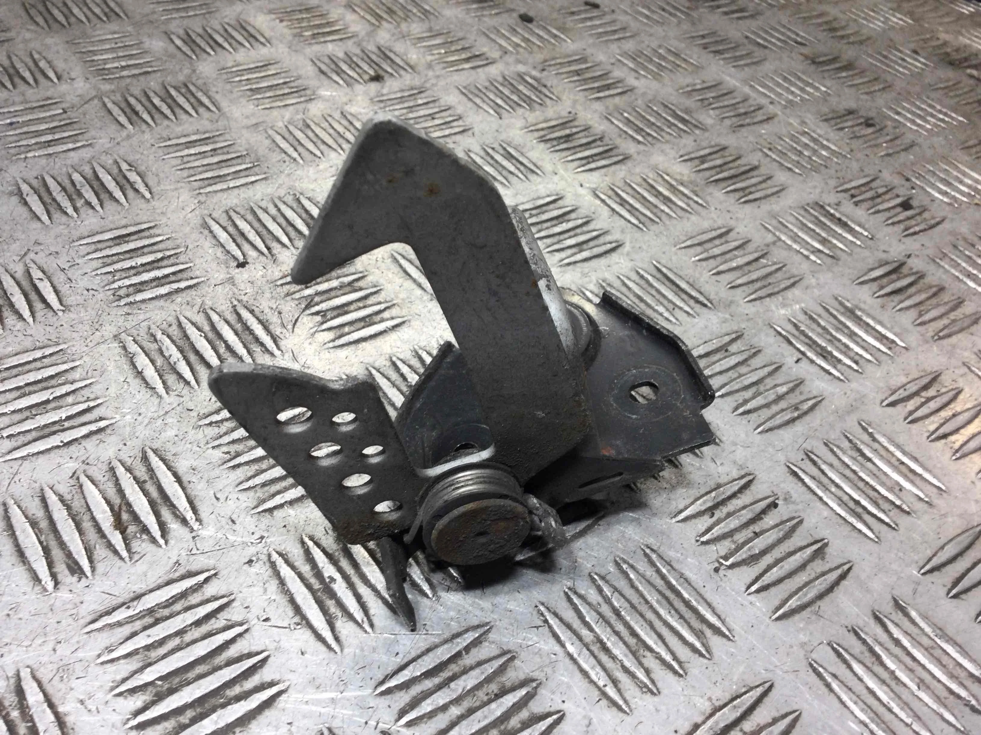 Крюк капота BMW 5-Series F10/F11/GT F07 (2009-2013) дизель 2.0 TD Механика Седан