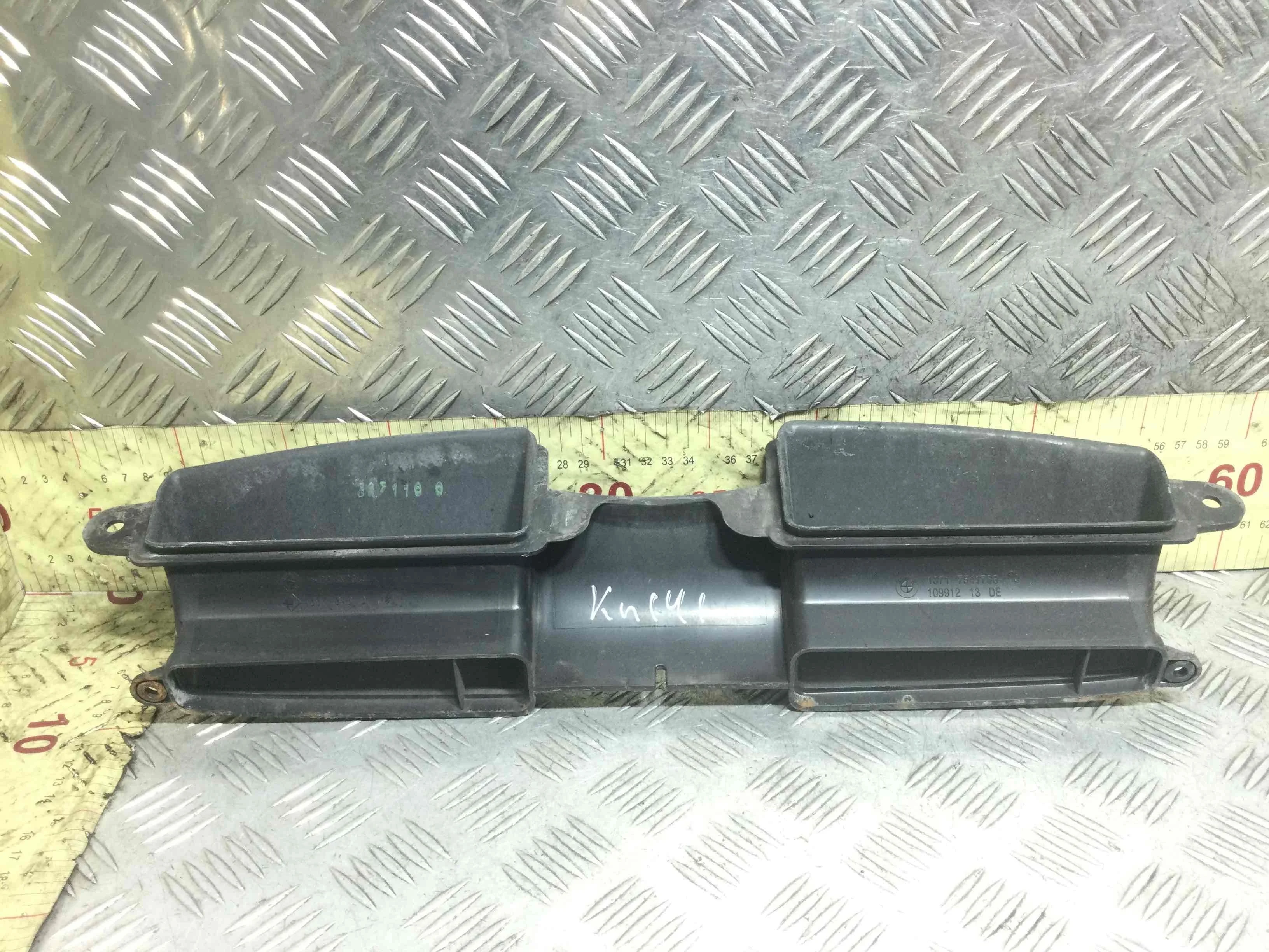 Воздуховод BMW 3-Series 3-Series E90/E91/E92/E93 2005 - 2010 бензин 2.0 i Автомат Седан