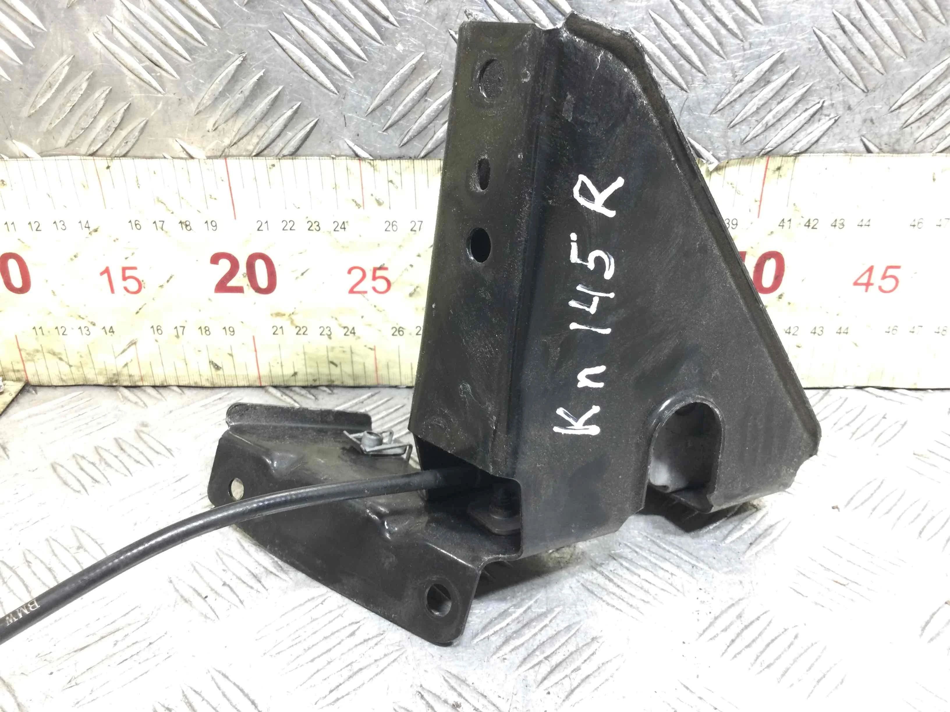 Замок капота BMW 3-Series 3-Series E90/E91/E92/E93 2005 - 2010 бензин 2.0 i Автомат Седан