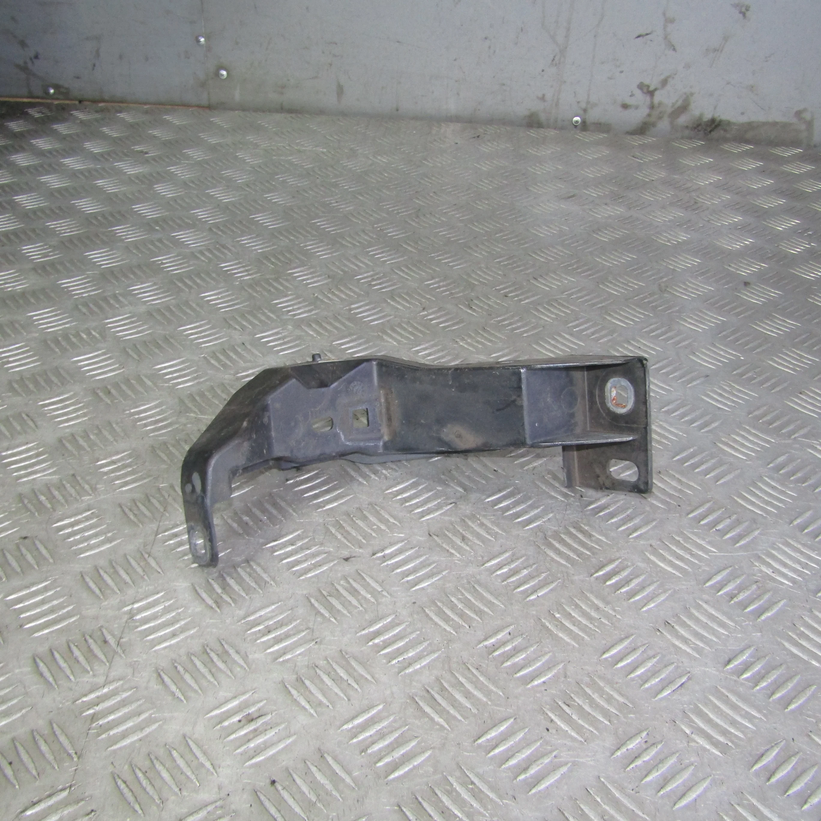 Кронштейн фары левый JAGUAR XF I рестайлинг (2011