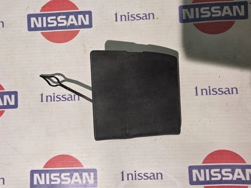 Заглушка буксировочного крюка Nissan Qashqai 2015 622A04EA0A J11 R9M, передняя