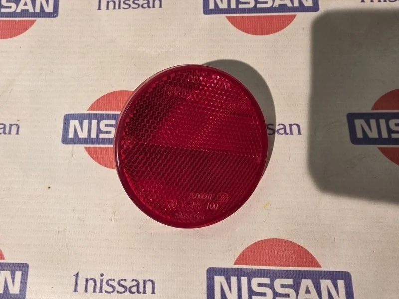 Катафот бампера Nissan 26560EQ00A, задний