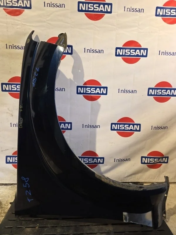 Крыло Nissan Navara 2014 F31004X0MA D40 V9X, переднее правое