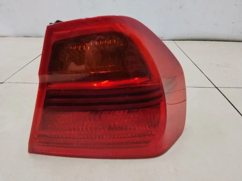 Фонарь наружный задний правый BMW 3-Series E90