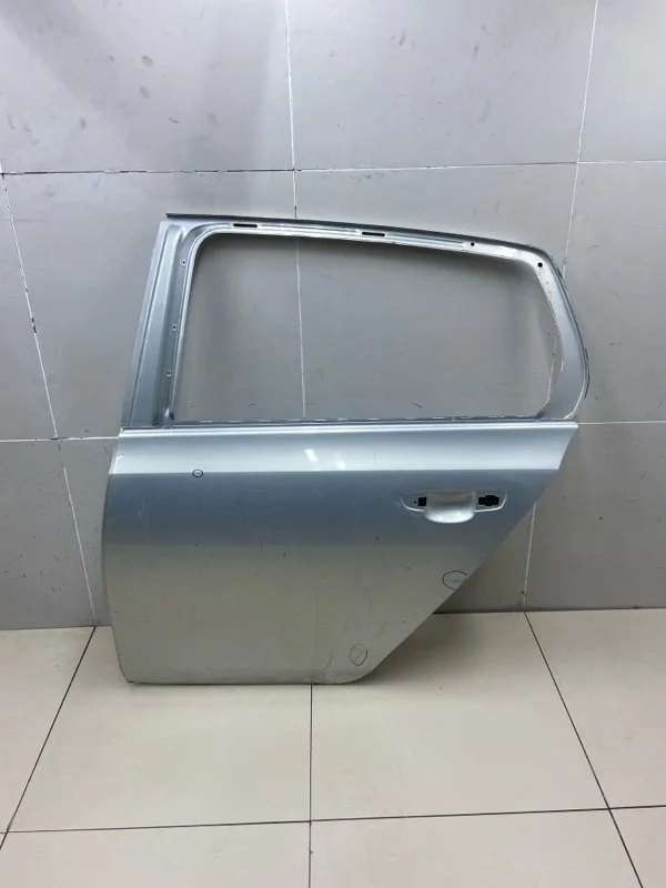 Дверь задняя левая Volkswagen Golf 6 5K1 BSE 2012