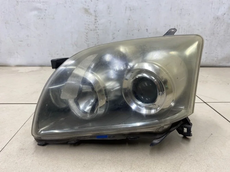 Фара левая Toyota Avensis 2 T250 2007