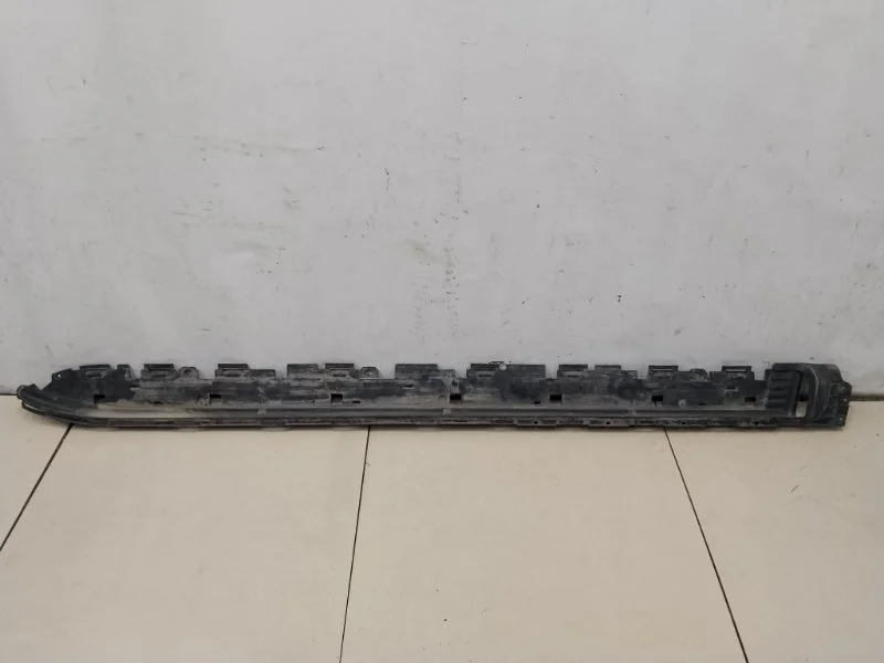 Накладка на порог (наружная) правая Toyota Land