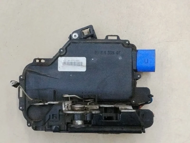 Замок двери передний правый Volkswagen Transporter