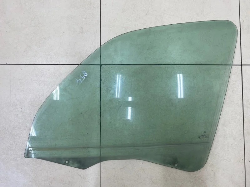 Стекло двери переднее левое Citroen Xsara Picasso