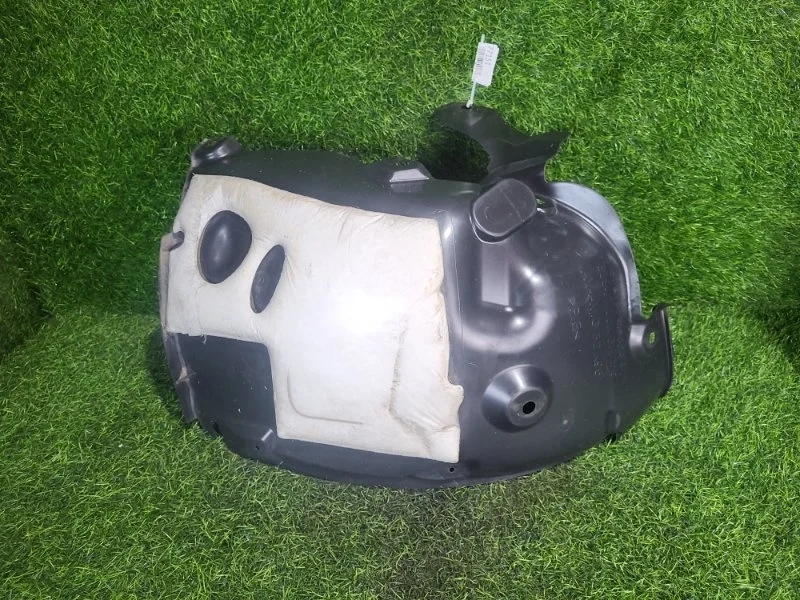 Подкрылок Renault Megane 2014 638453816R B95 F4R, передний левый