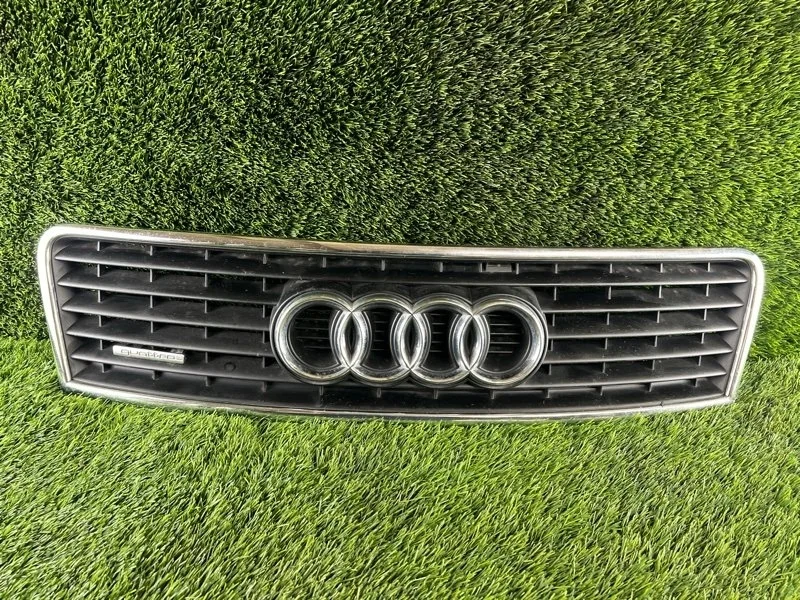 Решетка радиатора Audi A6 2002 4B0853651F C5 BES 2.7T