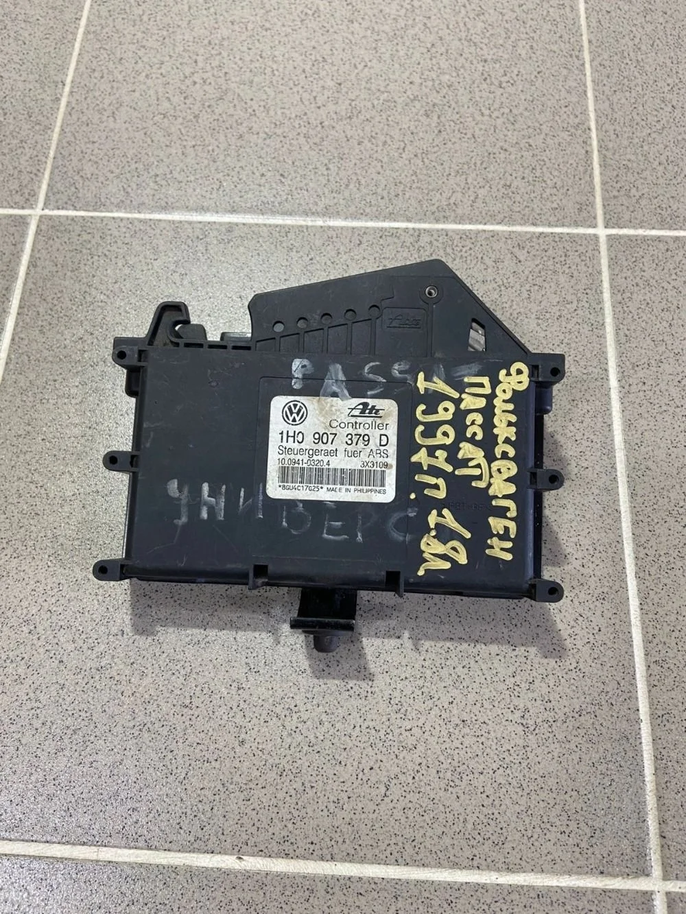 Блок управления ABS Volkswagen Passat B4 (1993—1997)