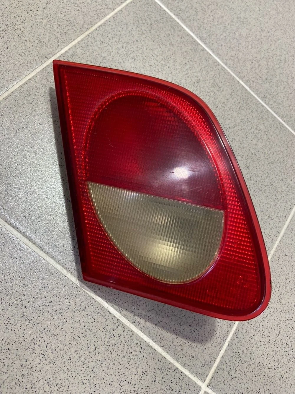 фонарь багажника левый Mercedes-Benz E-класс W210/S210 (1995—1999)