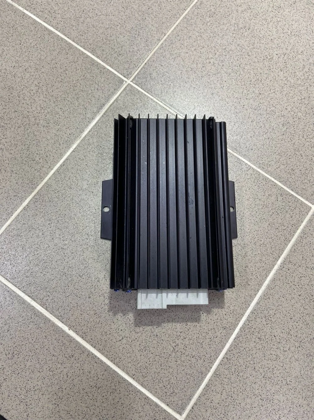 усилитель звука Mercedes-Benz M-класс W163 (1997—2001)